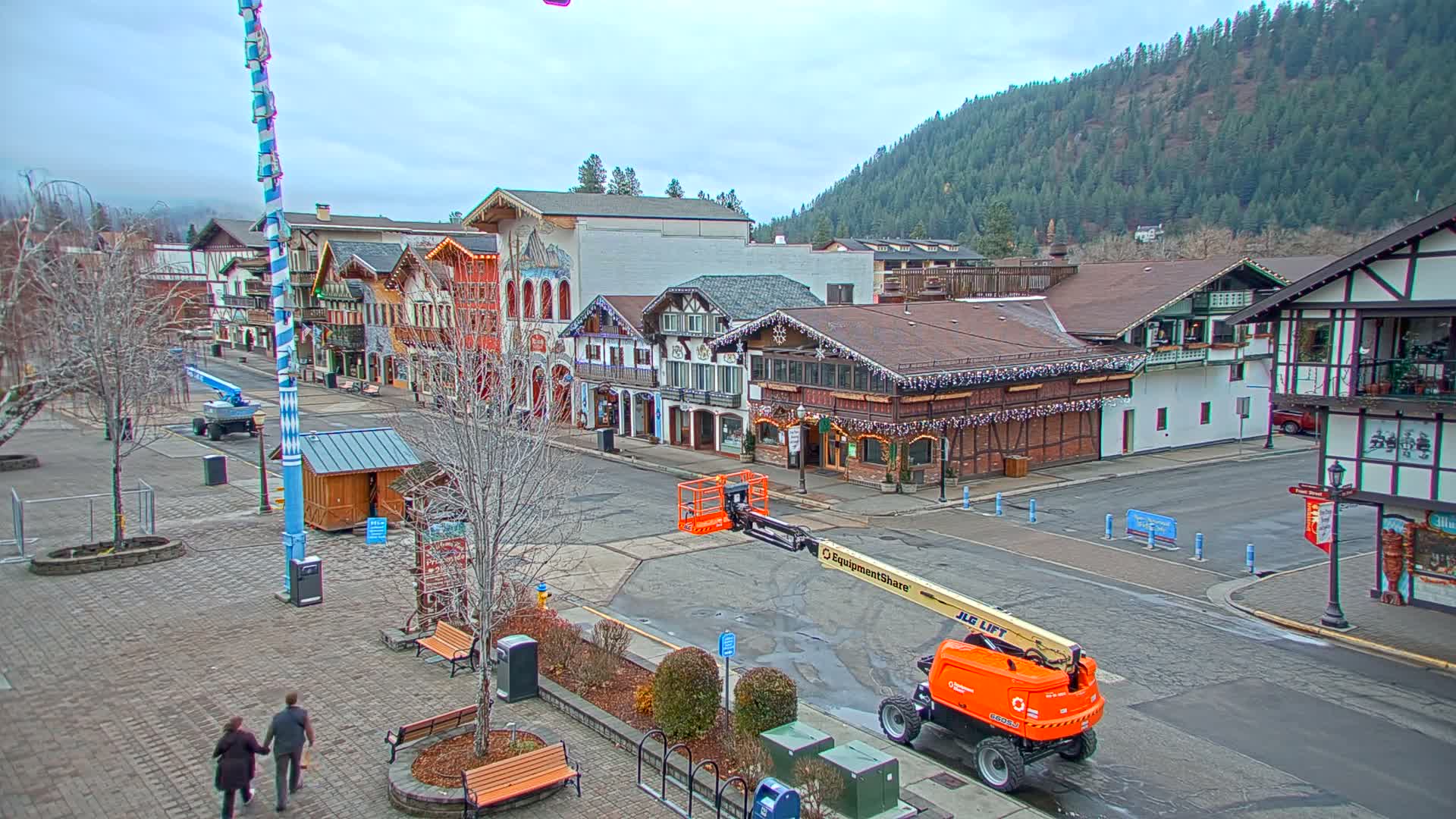 Leavenworth Village 801 Font St.  Walking Street View Live Cam - Leavenworth, Chelan, Washington, USA