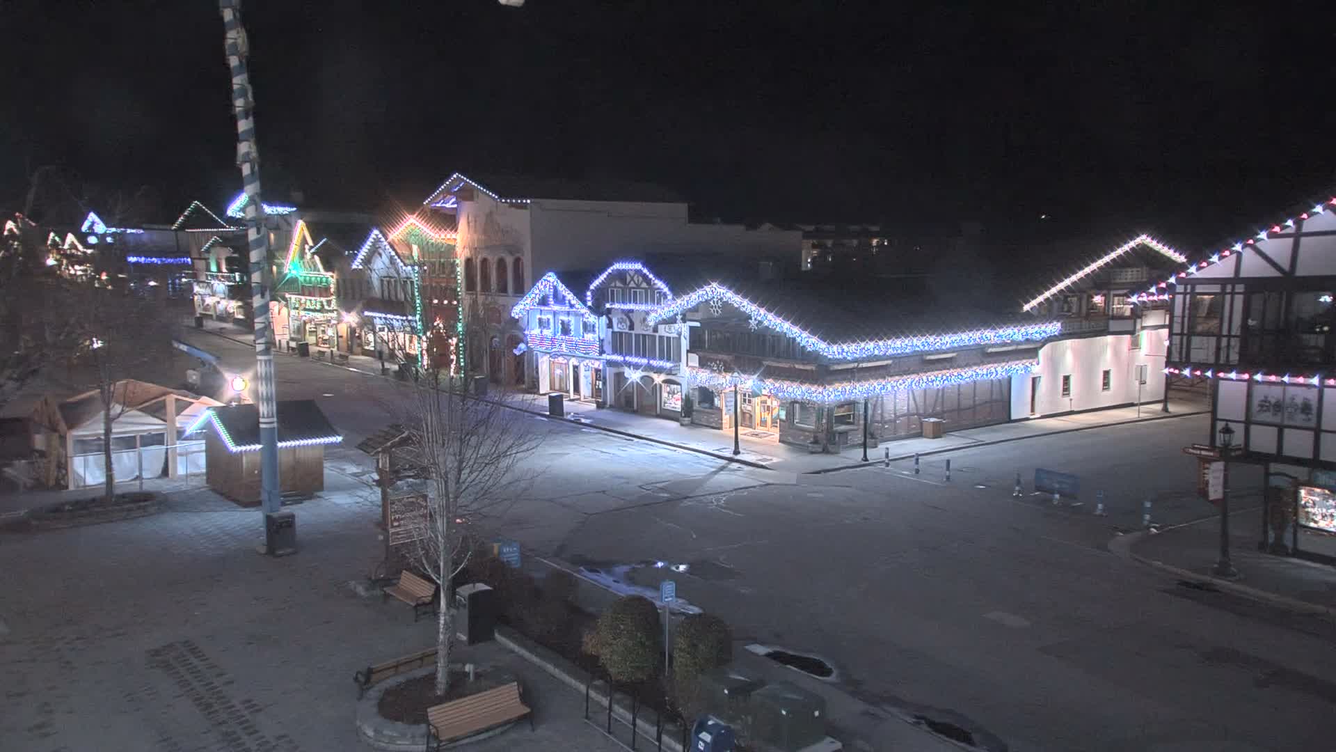 Leavenworth Village 801 Font St.  Walking Street View Live Cam - Leavenworth, Chelan, Washington, USA