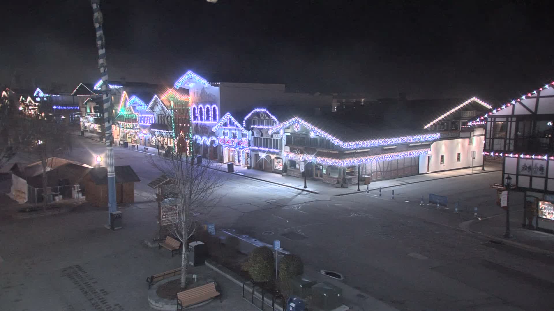 Leavenworth Village 801 Font St.  Walking Street View Live Cam - Leavenworth, Chelan, Washington, USA