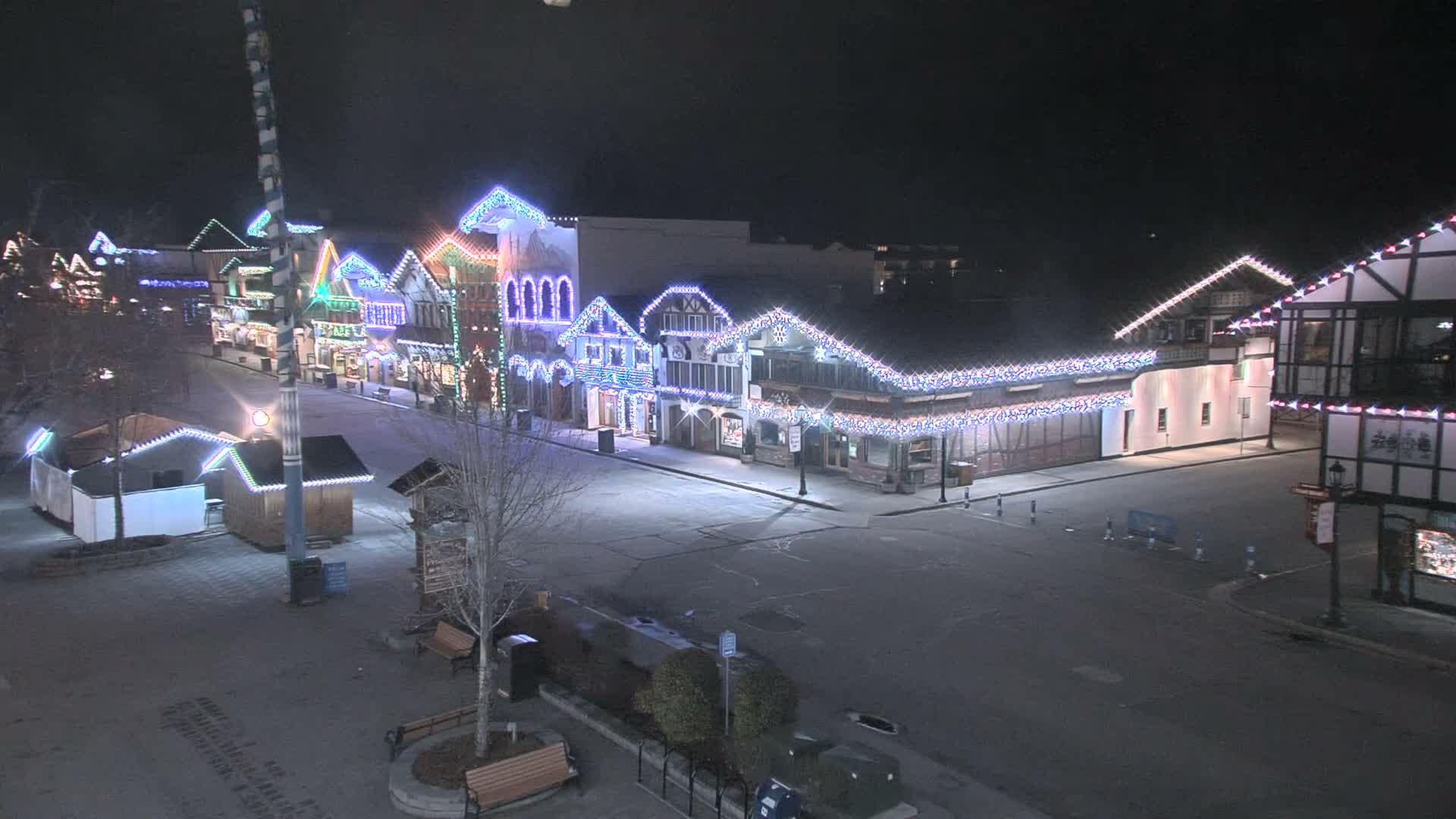 Leavenworth Village 801 Font St.  Walking Street View Live Cam - Leavenworth, Chelan, Washington, USA