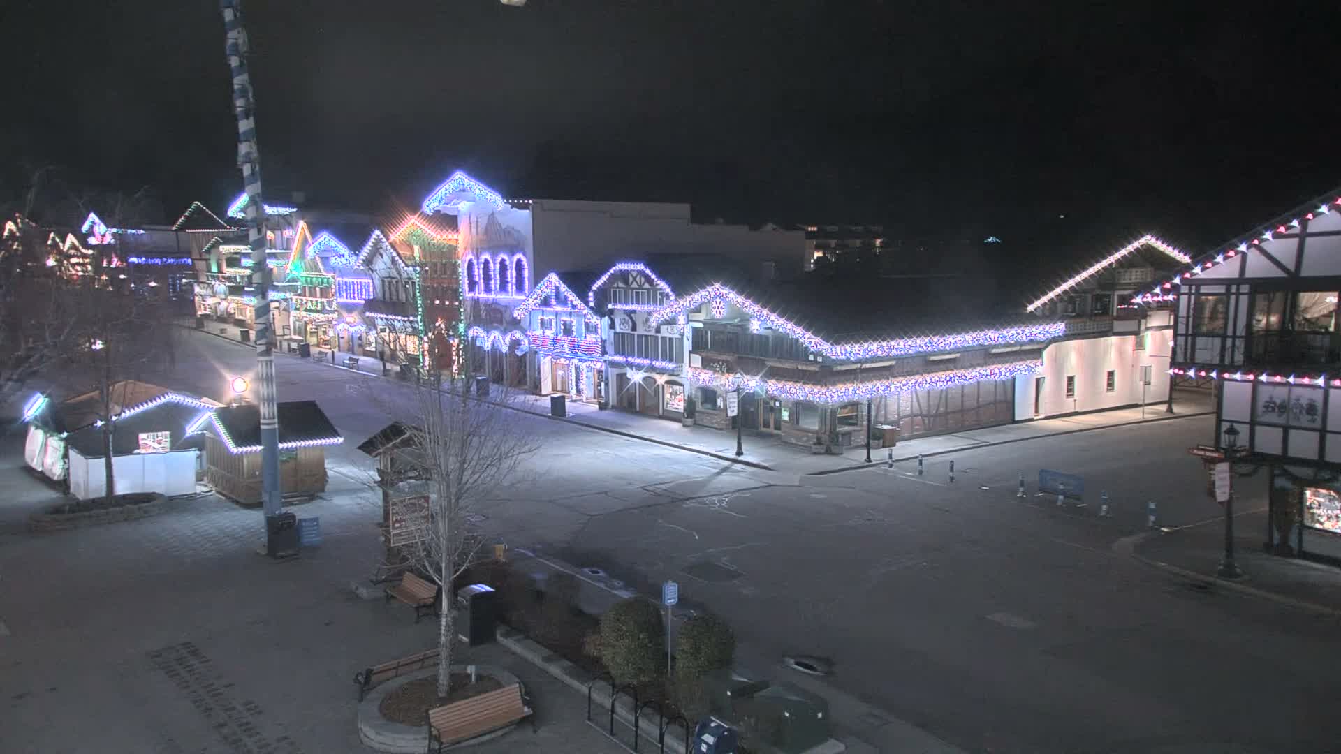 Leavenworth Village 801 Font St.  Walking Street View Live Cam - Leavenworth, Chelan, Washington, USA