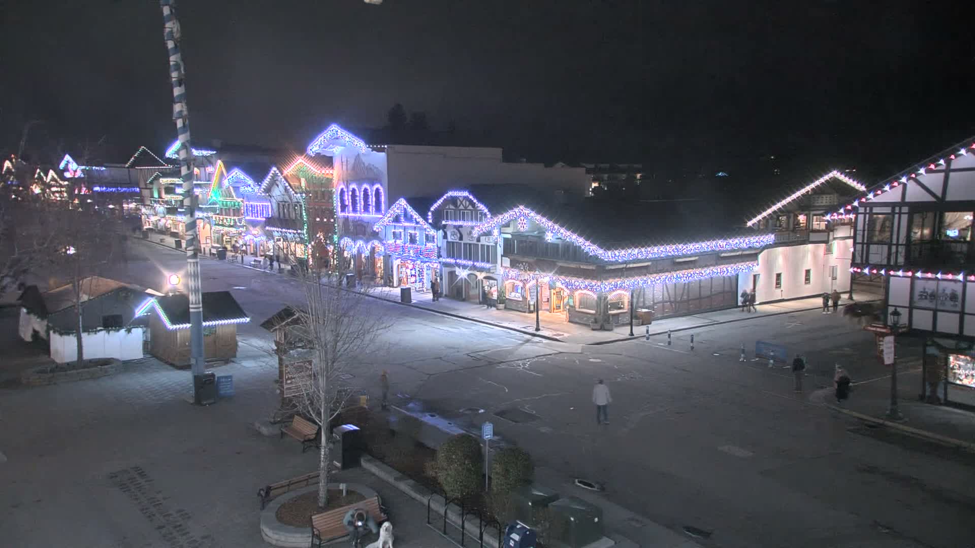 Leavenworth Village 801 Font St.  Walking Street View Live Cam - Leavenworth, Chelan, Washington, USA