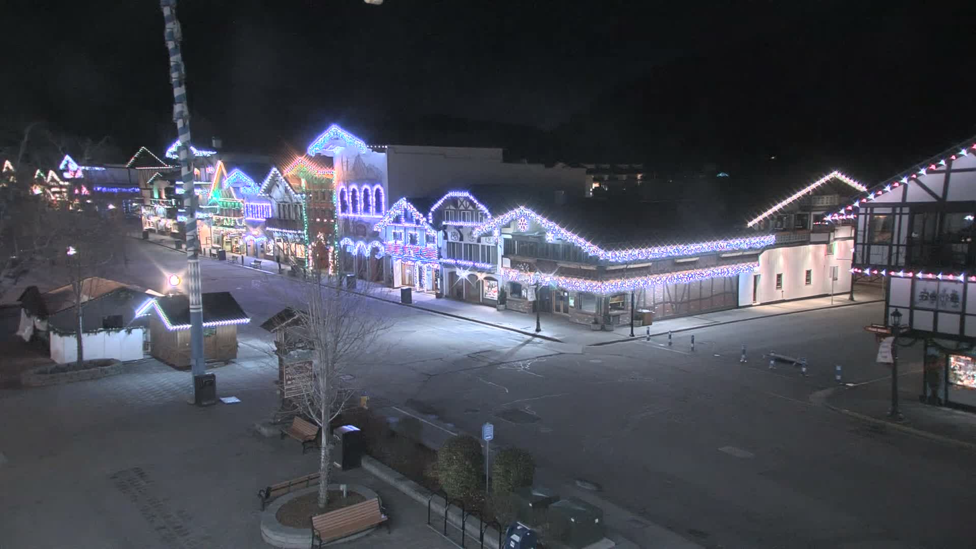 Leavenworth Village 801 Font St.  Walking Street View Live Cam - Leavenworth, Chelan, Washington, USA