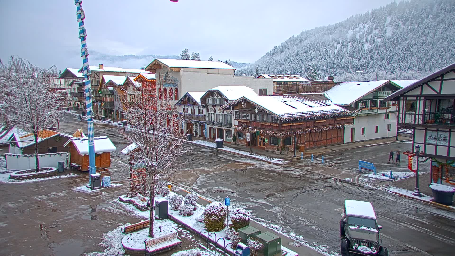 Leavenworth Village 801 Font St.  Walking Street View Live Cam - Leavenworth, Chelan, Washington, USA