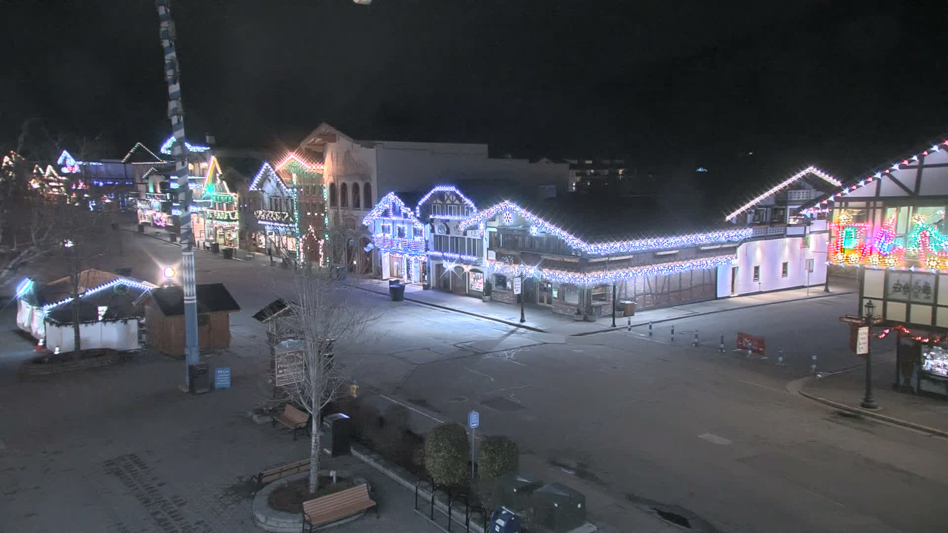 Leavenworth Village 801 Font St.  Walking Street View Live Cam - Leavenworth, Chelan, Washington, USA