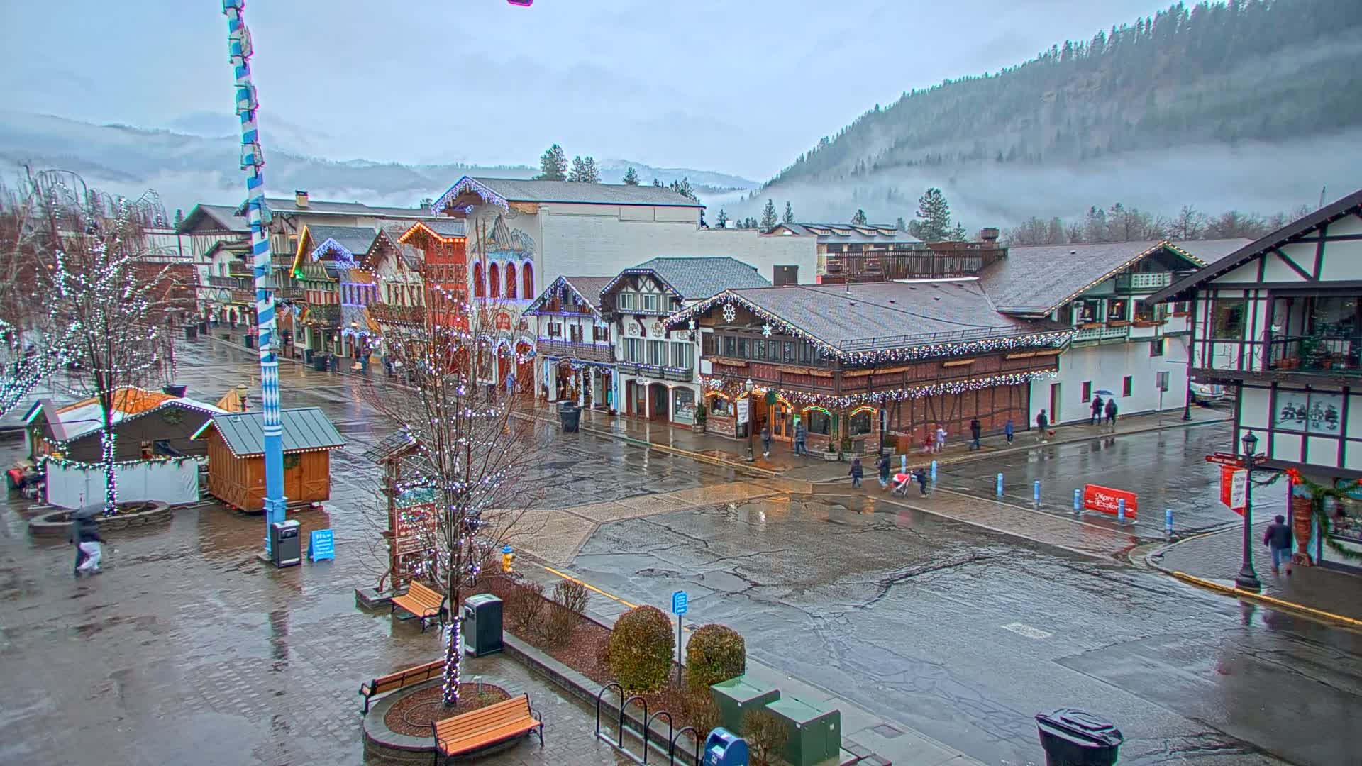 Leavenworth Village 801 Font St.  Walking Street View Live Cam - Leavenworth, Chelan, Washington, USA
