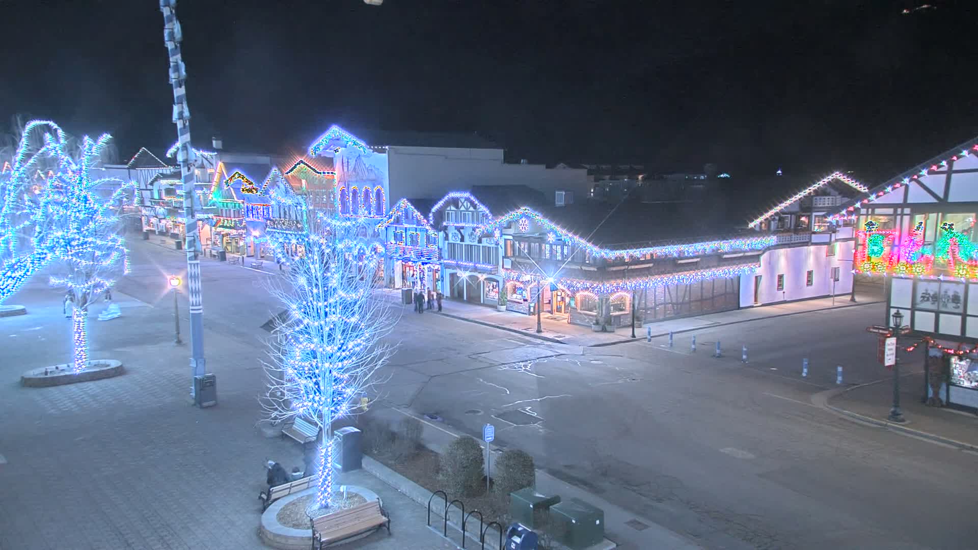 Leavenworth Village 801 Font St.  Walking Street View Live Cam - Leavenworth, Chelan, Washington, USA