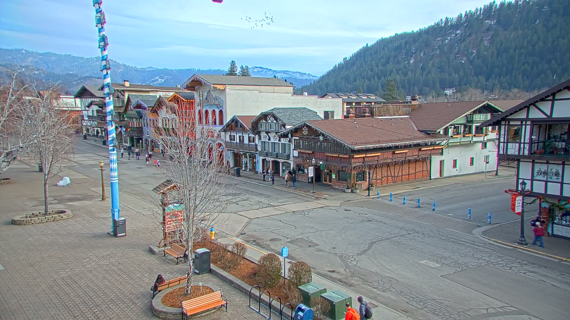 Leavenworth Village 801 Font St.  Walking Street View Live Cam - Leavenworth, Chelan, Washington, USA