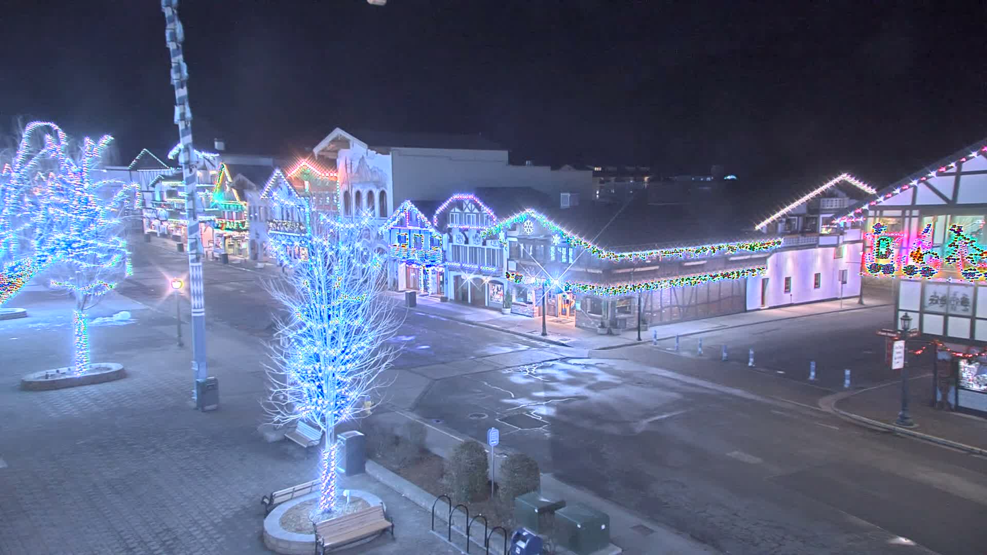 Leavenworth Village 801 Font St.  Walking Street View Live Cam - Leavenworth, Chelan, Washington, USA