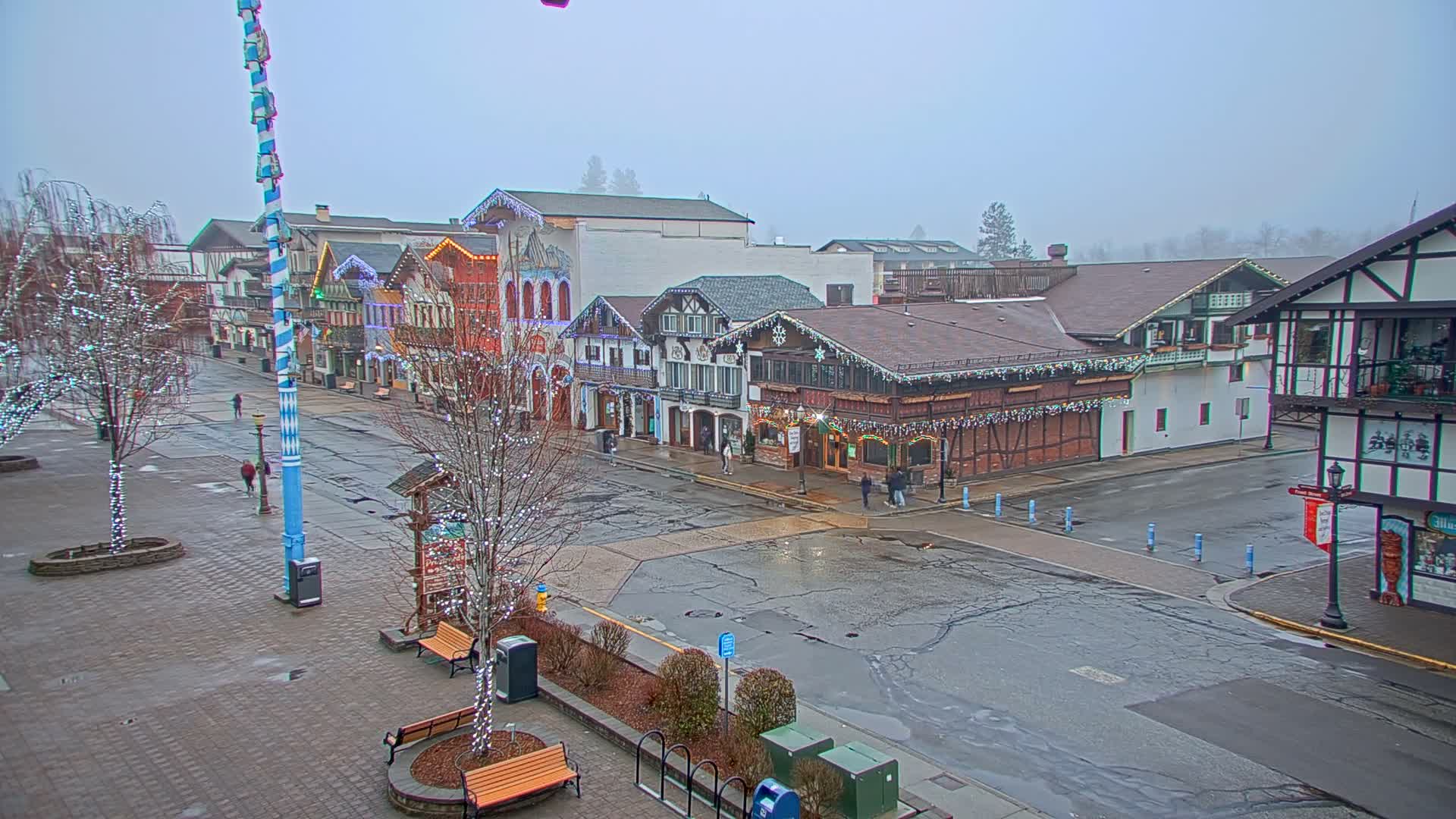 Leavenworth Village 801 Font St.  Walking Street View Live Cam - Leavenworth, Chelan, Washington, USA