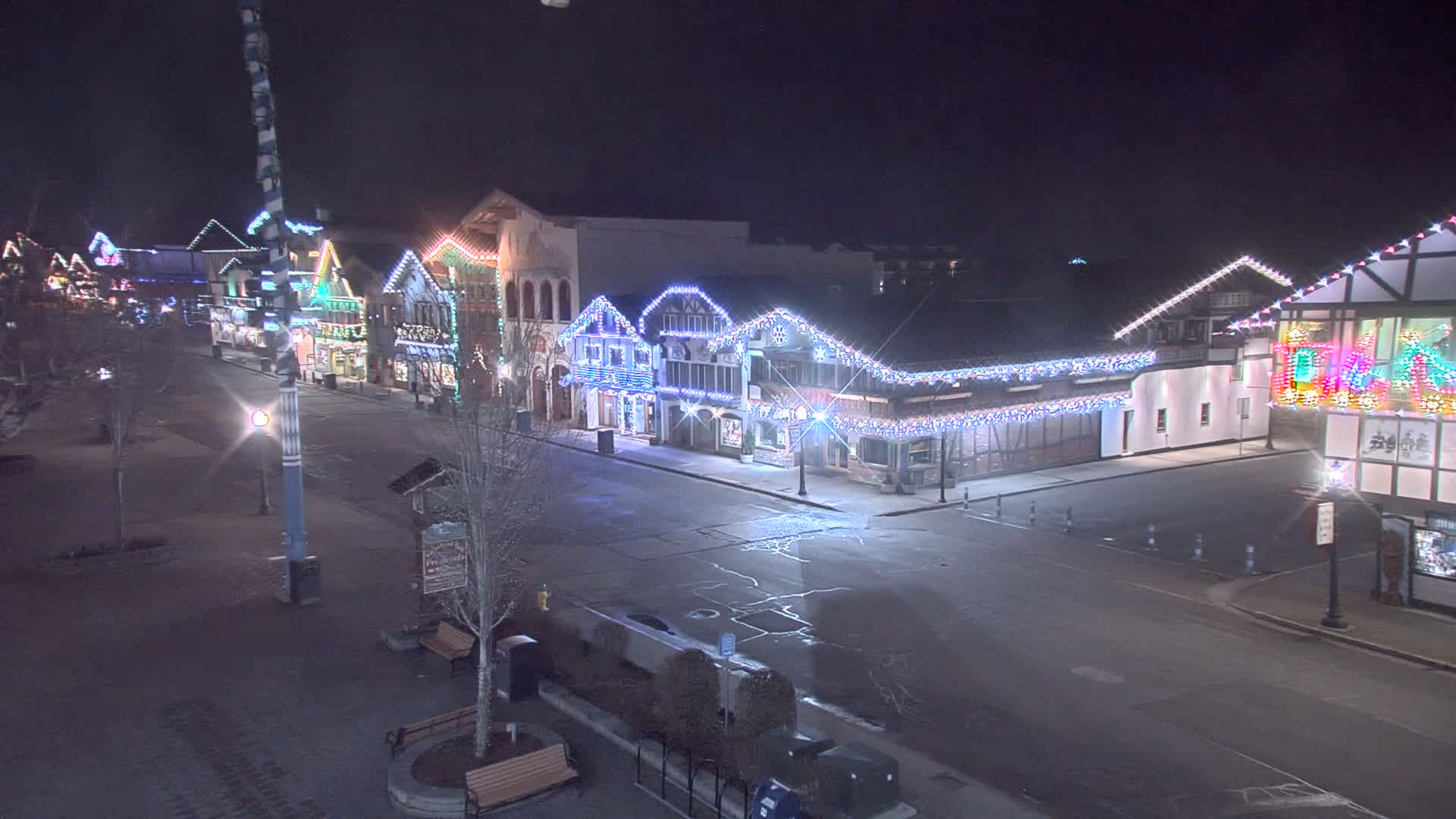 Leavenworth Village 801 Font St.  Walking Street View Live Cam - Leavenworth, Chelan, Washington, USA