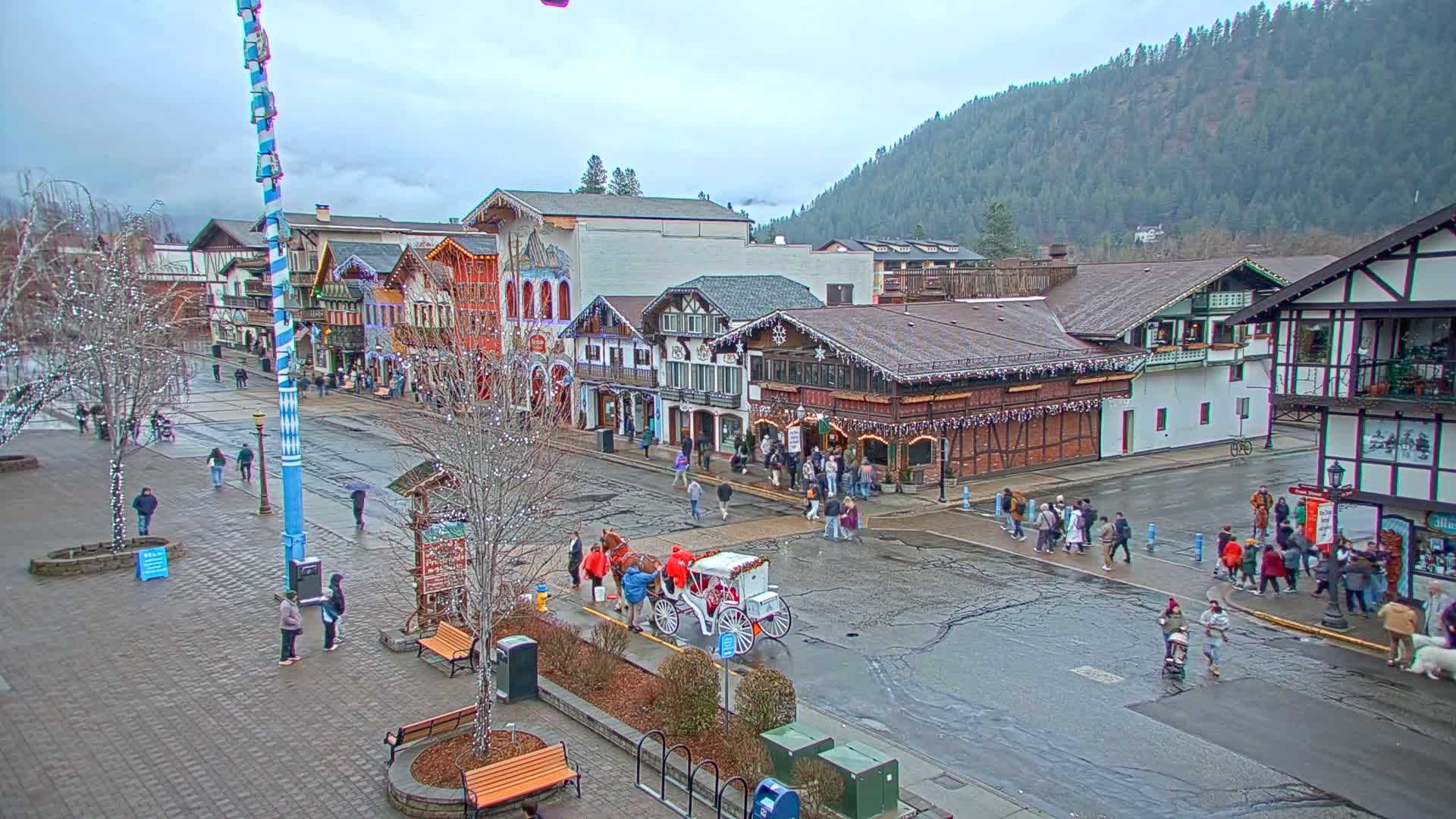 Leavenworth Village 801 Font St.  Walking Street View Live Cam - Leavenworth, Chelan, Washington, USA