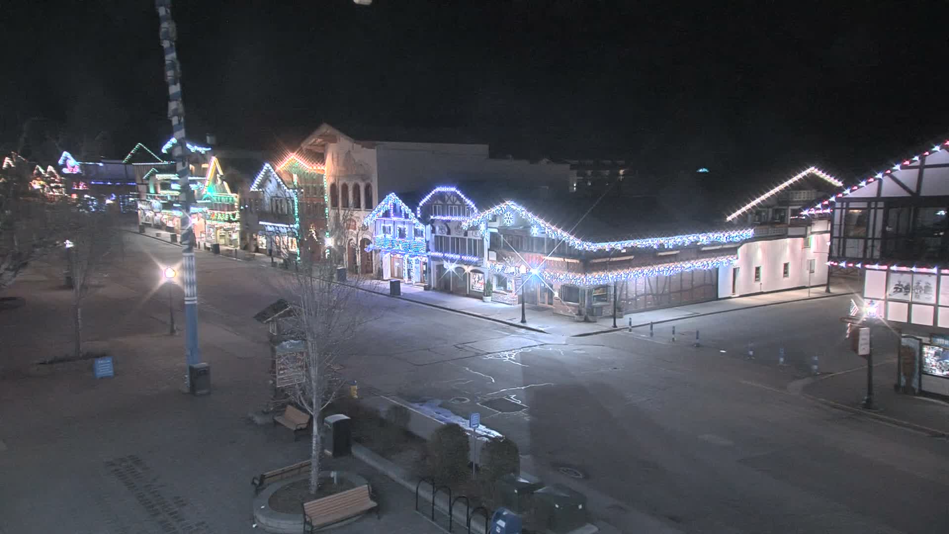 Leavenworth Village 801 Font St.  Walking Street View Live Cam - Leavenworth, Chelan, Washington, USA