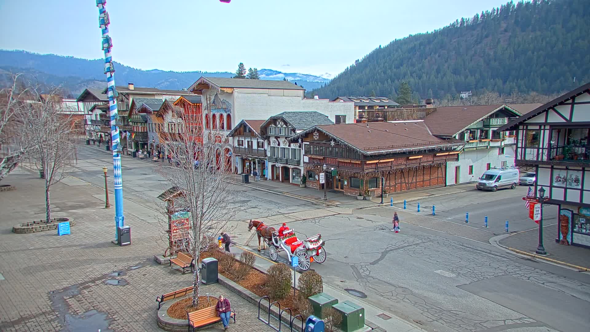 Leavenworth Village 801 Font St.  Walking Street View Live Cam - Leavenworth, Chelan, Washington, USA
