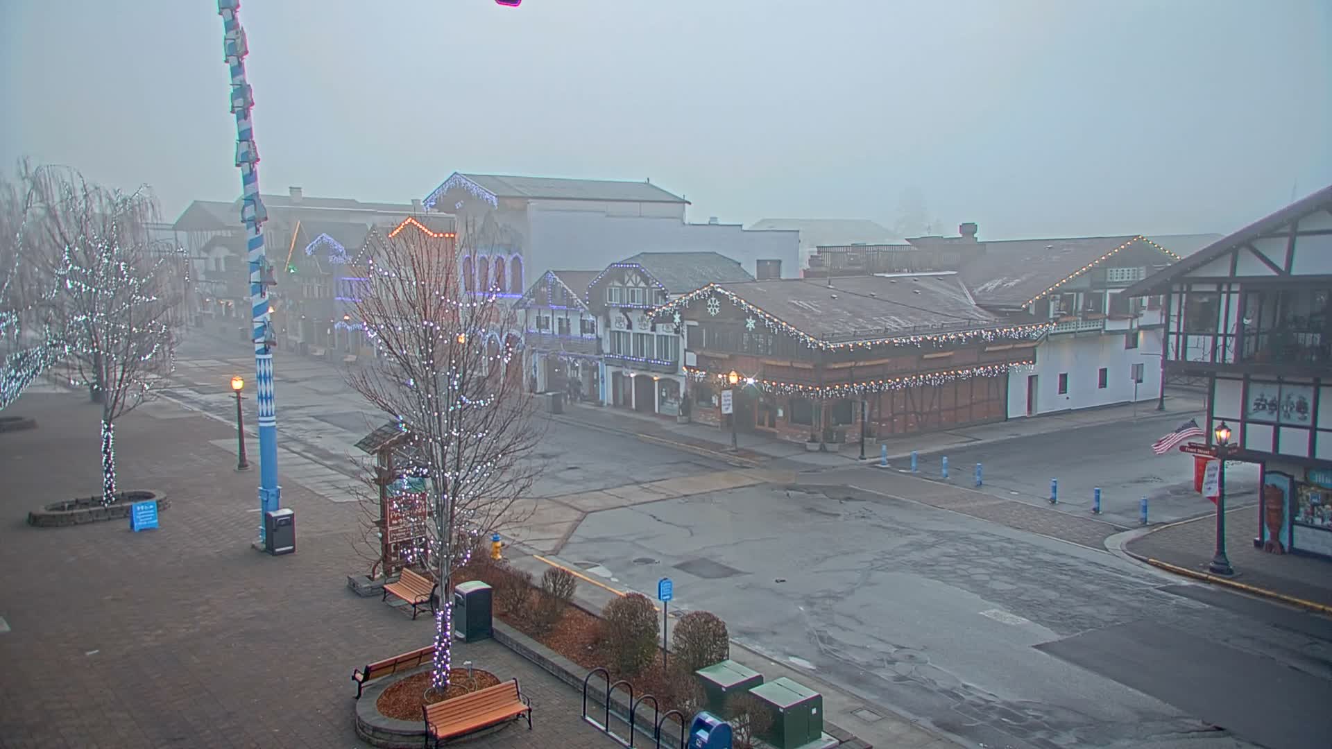 Leavenworth Village 801 Font St.  Walking Street View Live Cam - Leavenworth, Chelan, Washington, USA