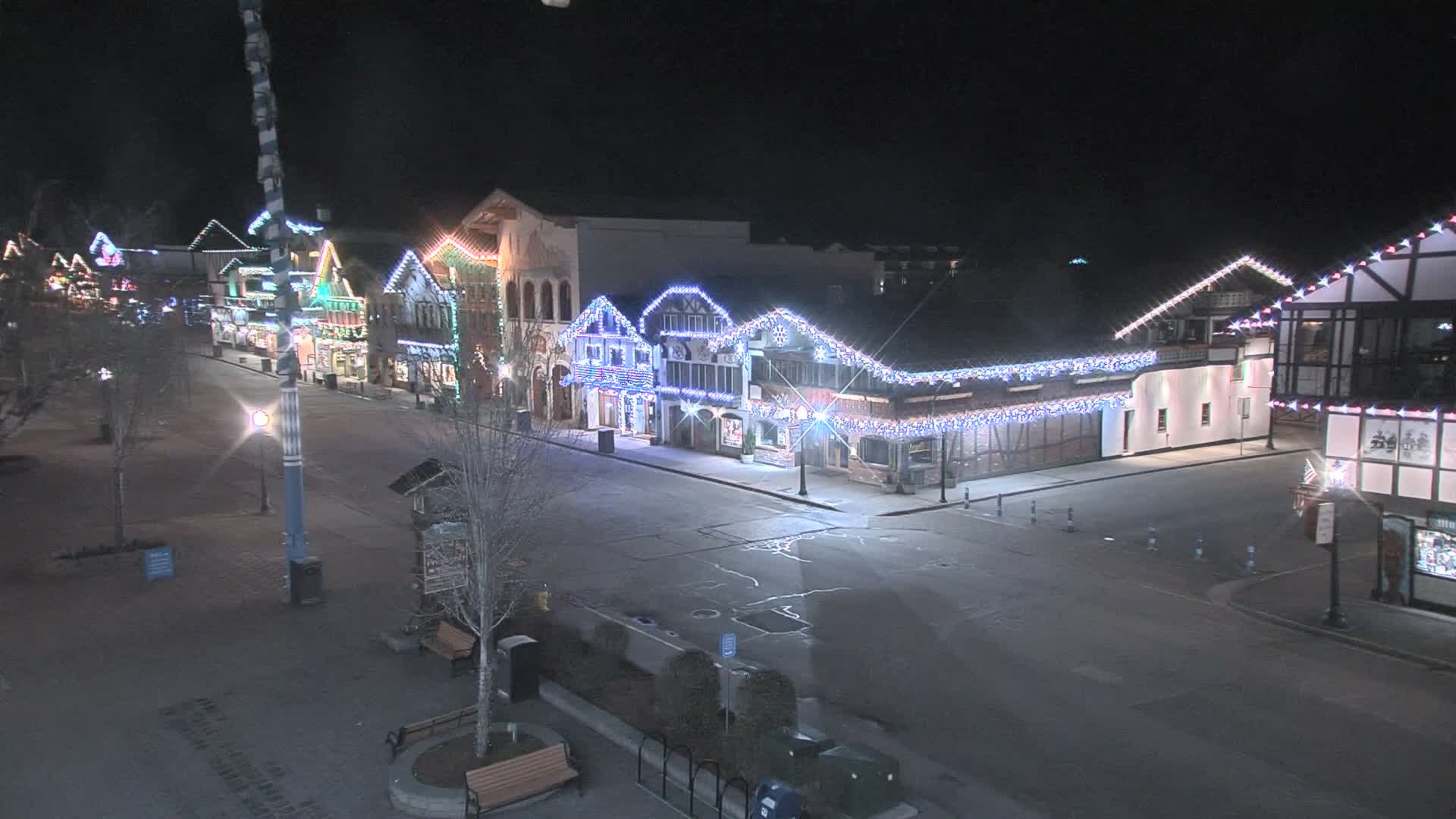 Leavenworth Village 801 Font St.  Walking Street View Live Cam - Leavenworth, Chelan, Washington, USA