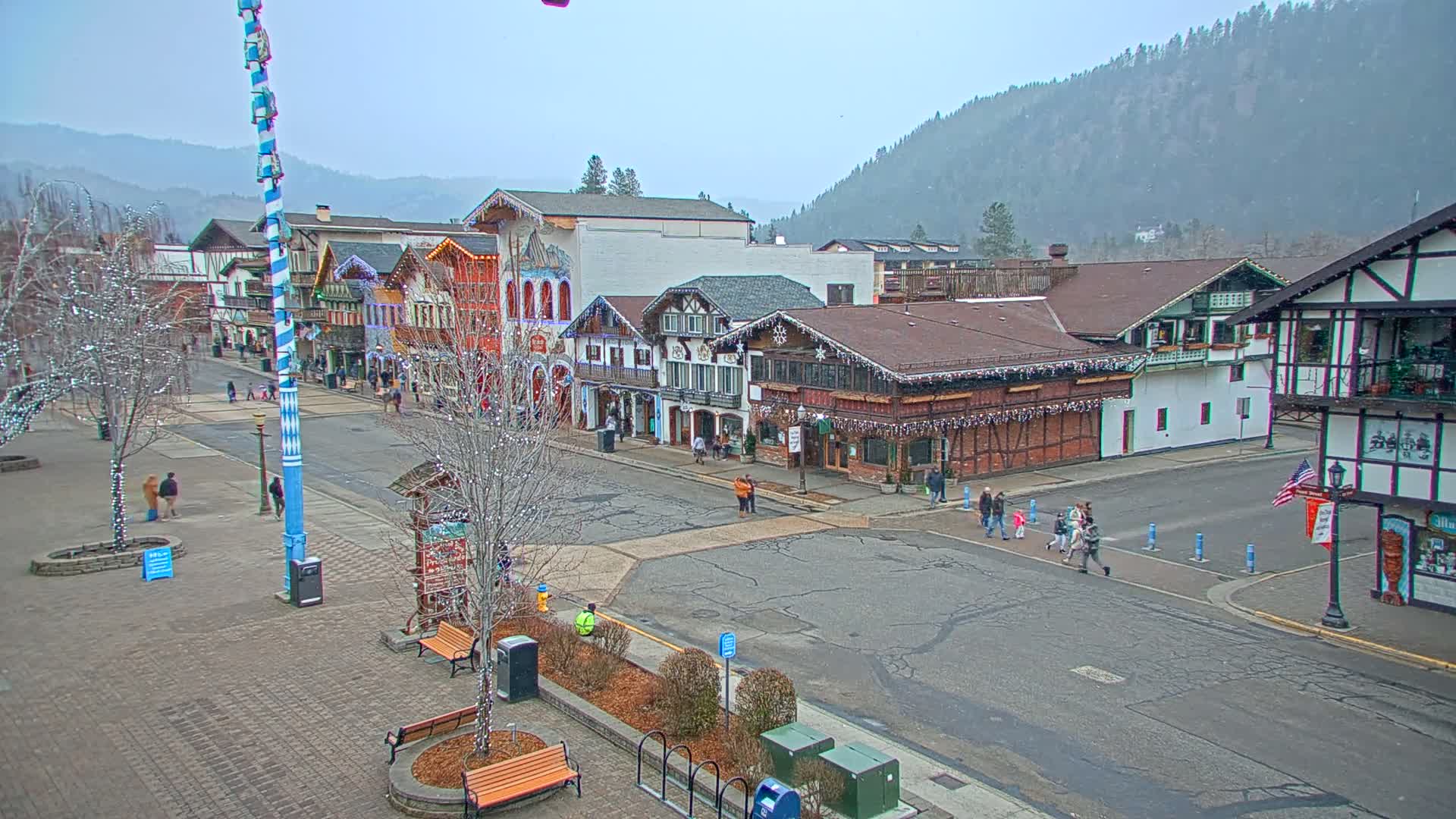 Leavenworth Village 801 Font St.  Walking Street View Live Cam - Leavenworth, Chelan, Washington, USA