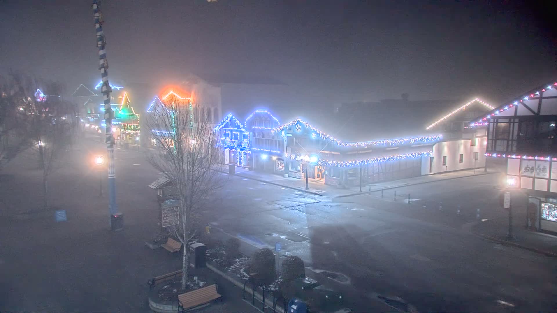 Leavenworth Village 801 Font St.  Walking Street View Live Cam - Leavenworth, Chelan, Washington, USA