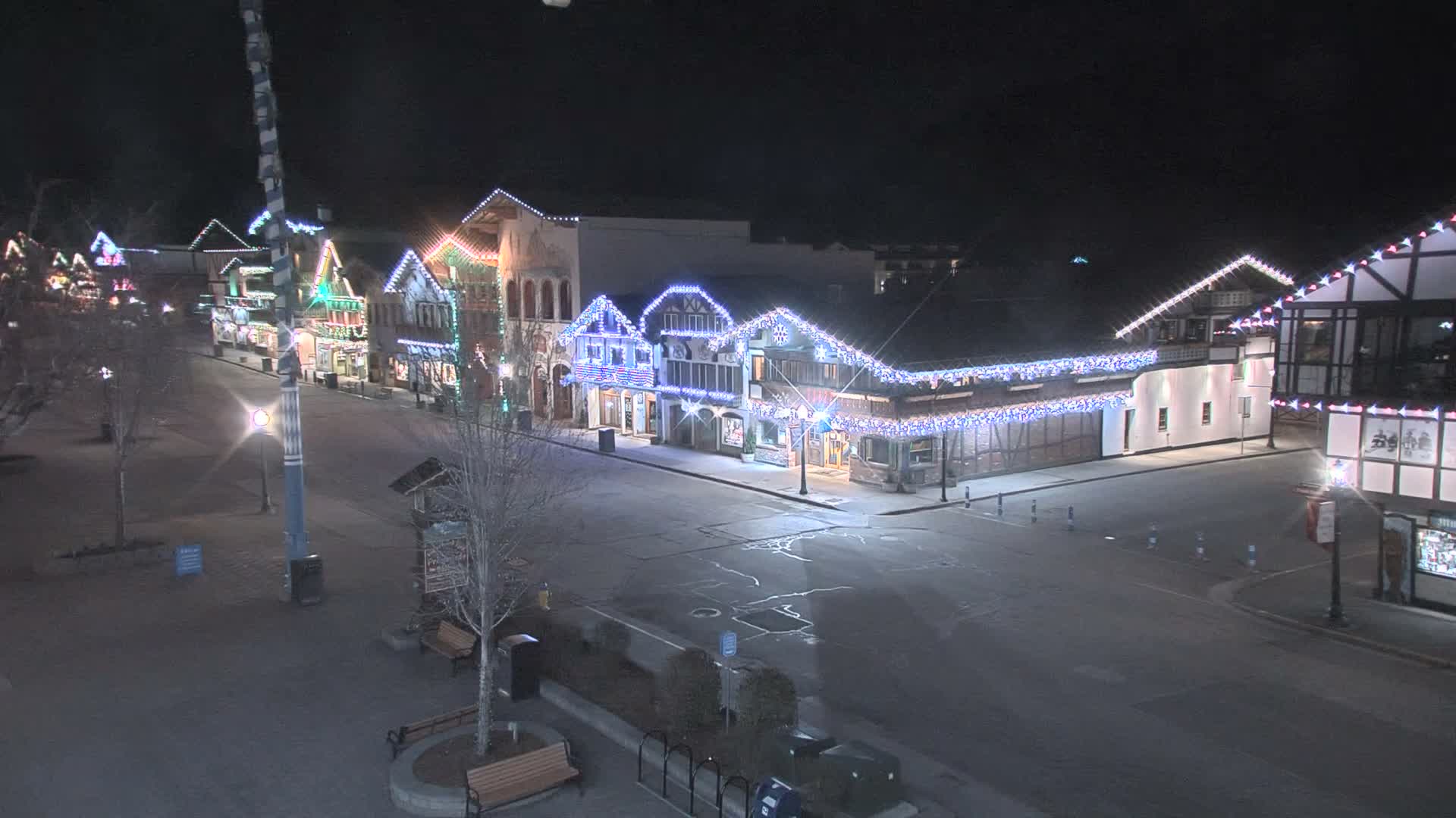 Leavenworth Village 801 Font St.  Walking Street View Live Cam - Leavenworth, Chelan, Washington, USA