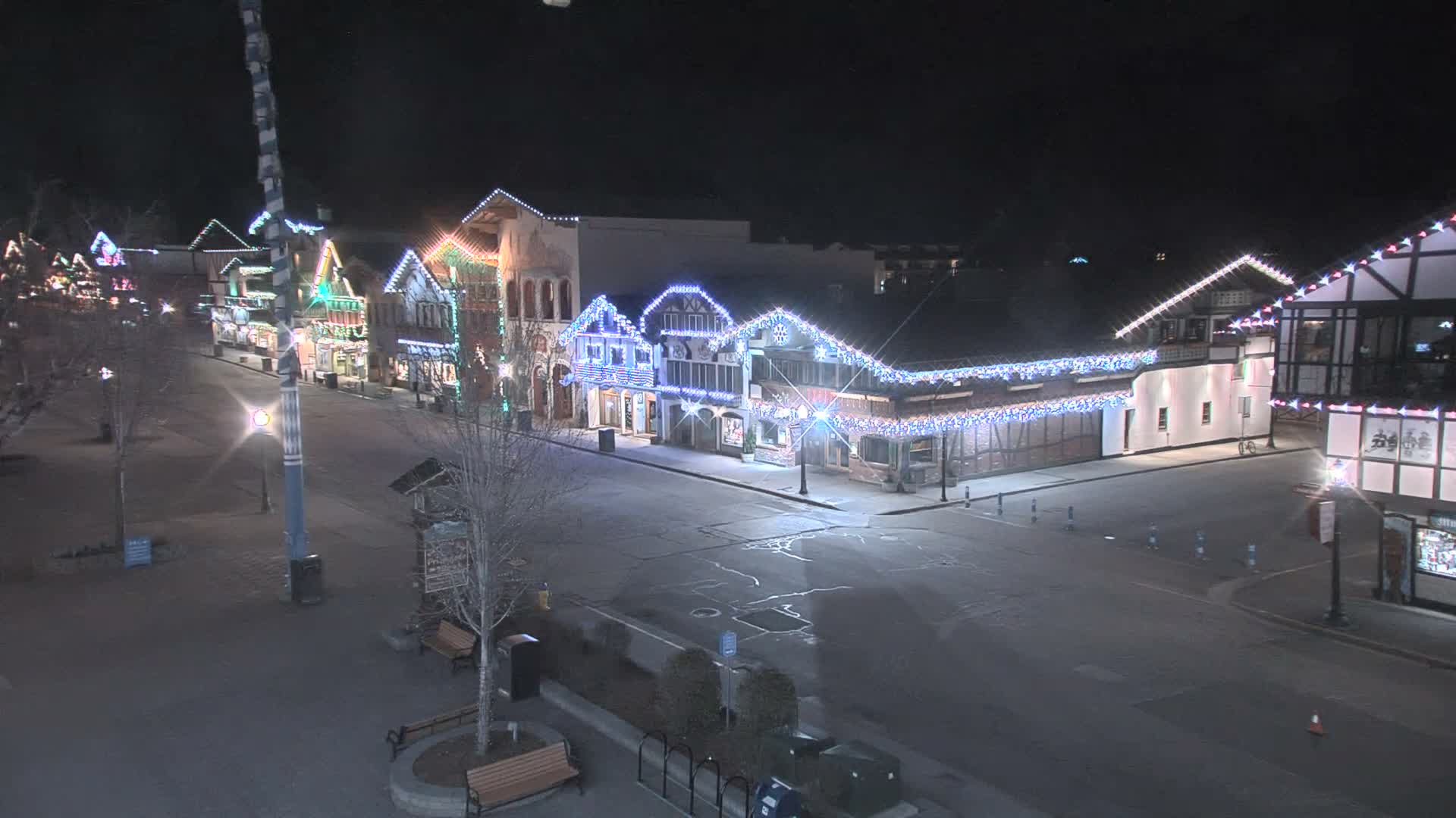 Leavenworth Village 801 Font St.  Walking Street View Live Cam - Leavenworth, Chelan, Washington, USA