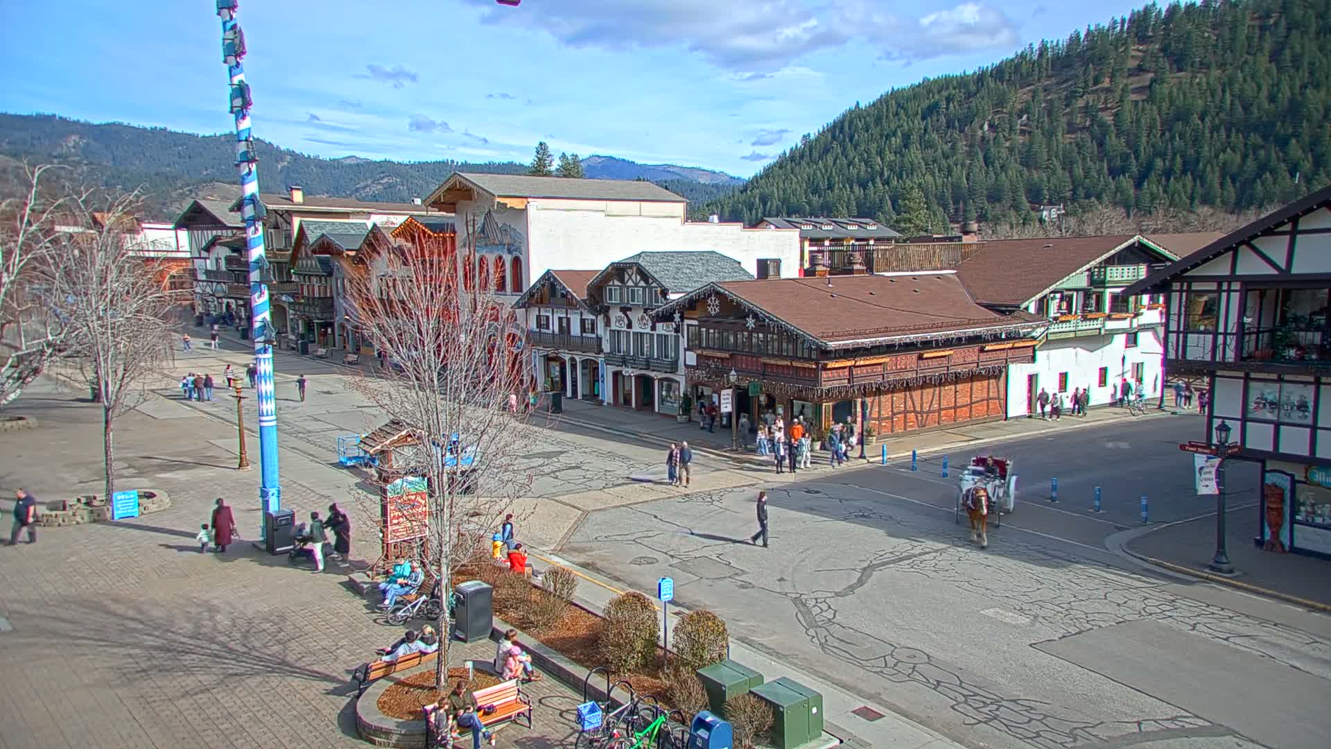 Leavenworth Village 801 Font St.  Walking Street View Live Cam - Leavenworth, Chelan, Washington, USA