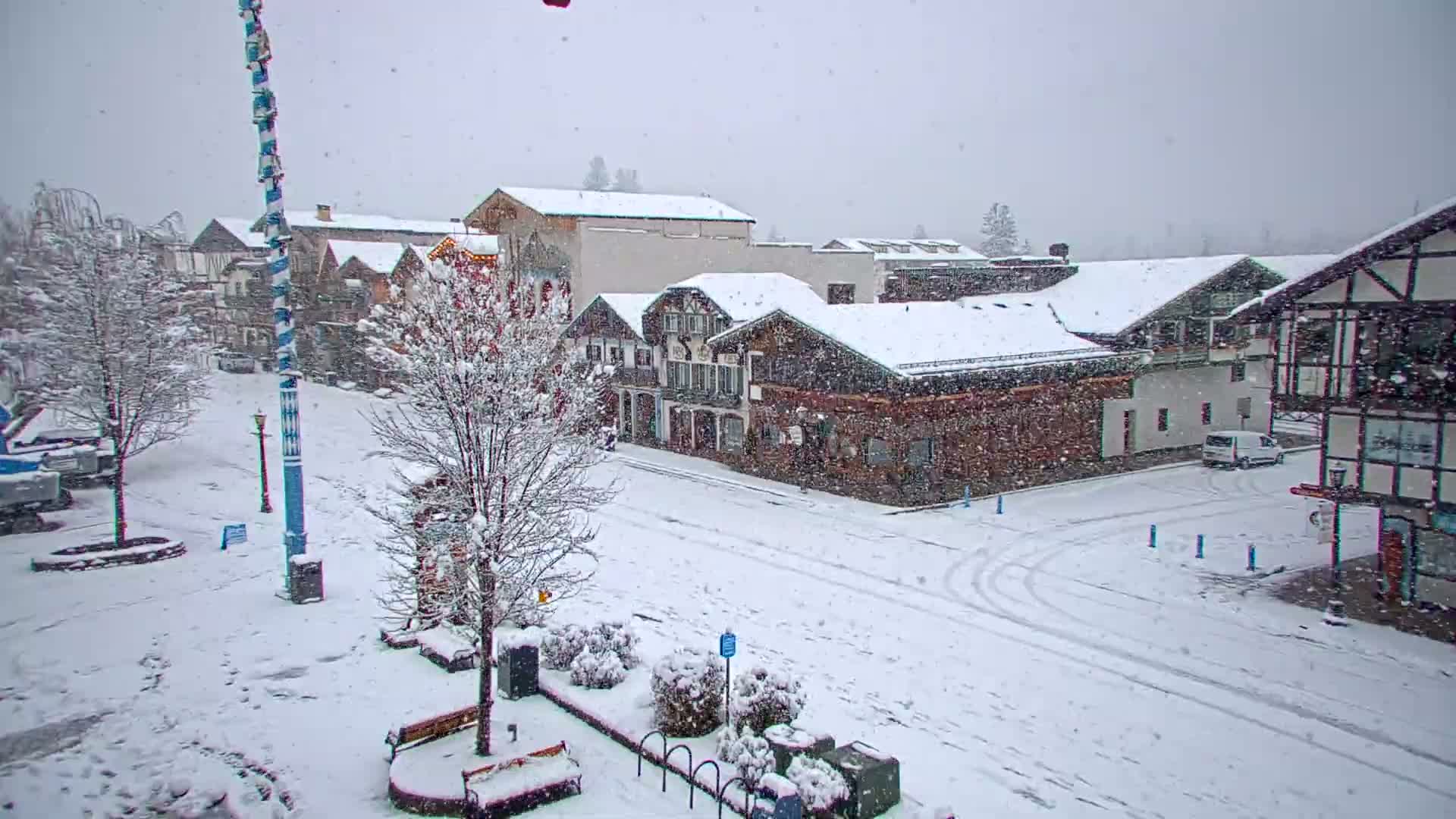 Leavenworth Village 801 Font St.  Walking Street View Live Cam - Leavenworth, Chelan, Washington, USA