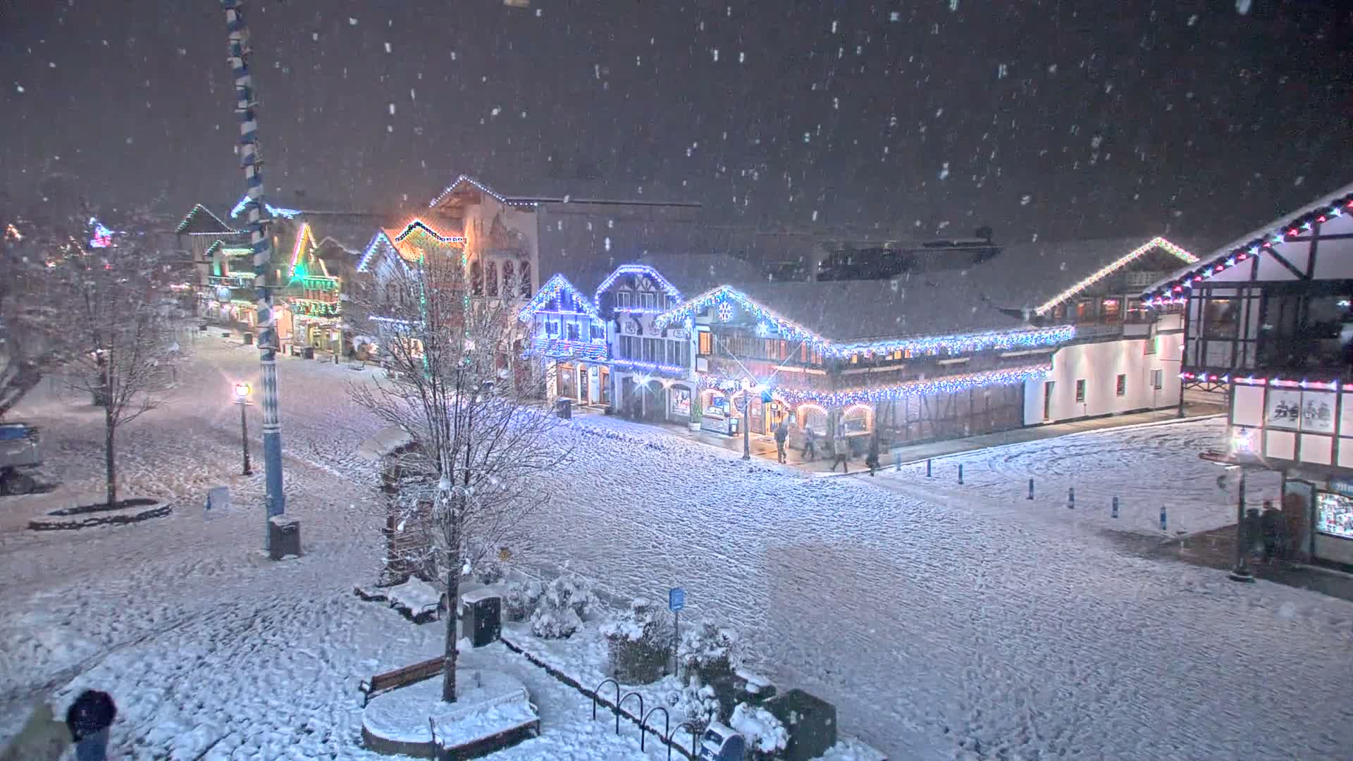Leavenworth Village 801 Font St.  Walking Street View Live Cam - Leavenworth, Chelan, Washington, USA