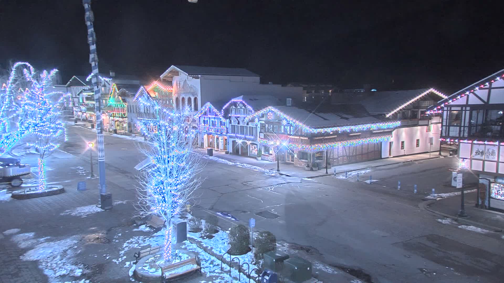 Leavenworth Village 801 Font St.  Walking Street View Live Cam - Leavenworth, Chelan, Washington, USA
