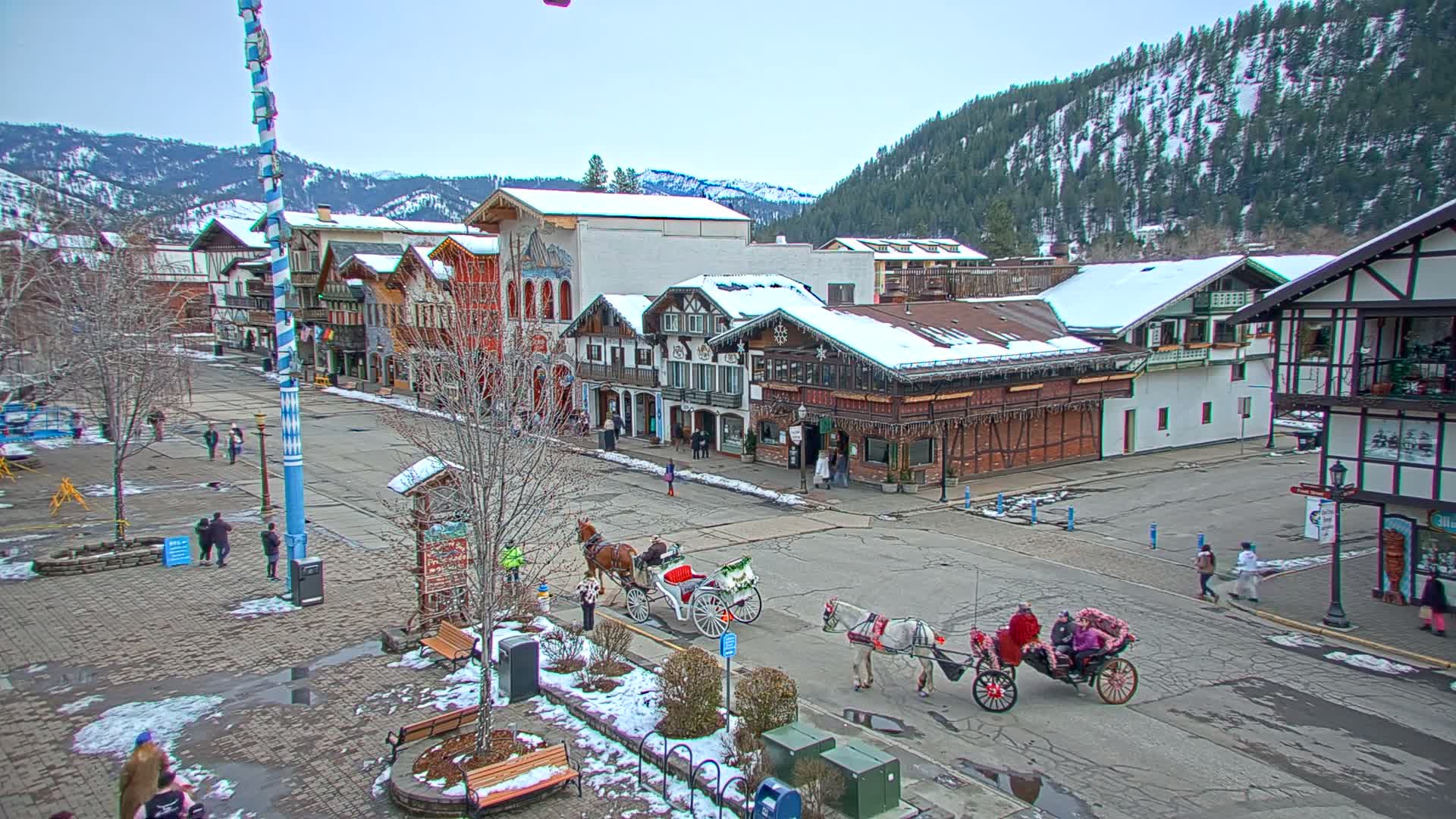 Leavenworth Village 801 Font St.  Walking Street View Live Cam - Leavenworth, Chelan, Washington, USA