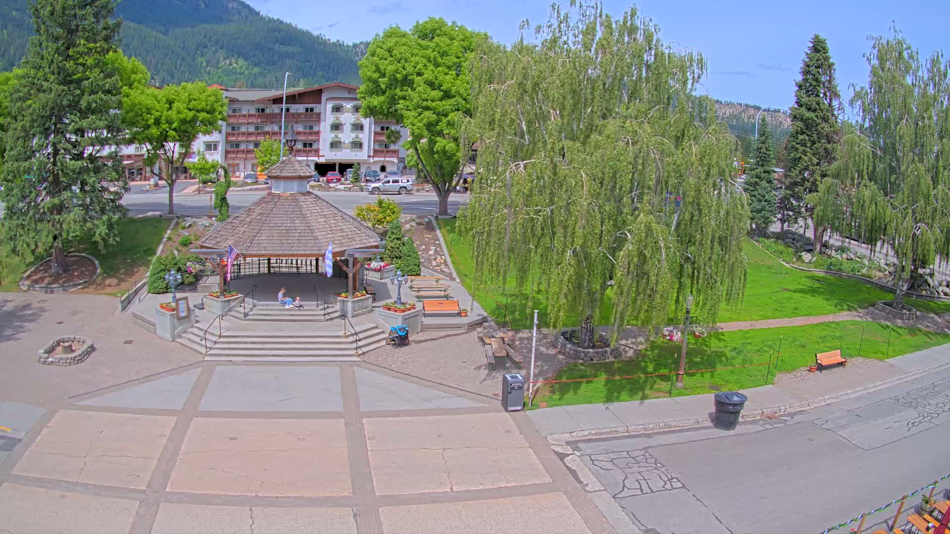 Leavenworth Village Front Street Park  Live Cam - Leavenworth, Chelan, Washington, USA