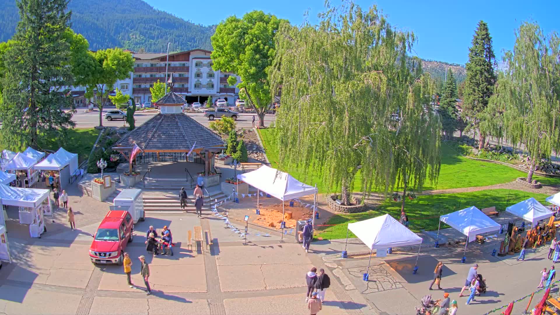 Leavenworth Village Front Street Park  Live Cam - Leavenworth, Chelan, Washington, USA