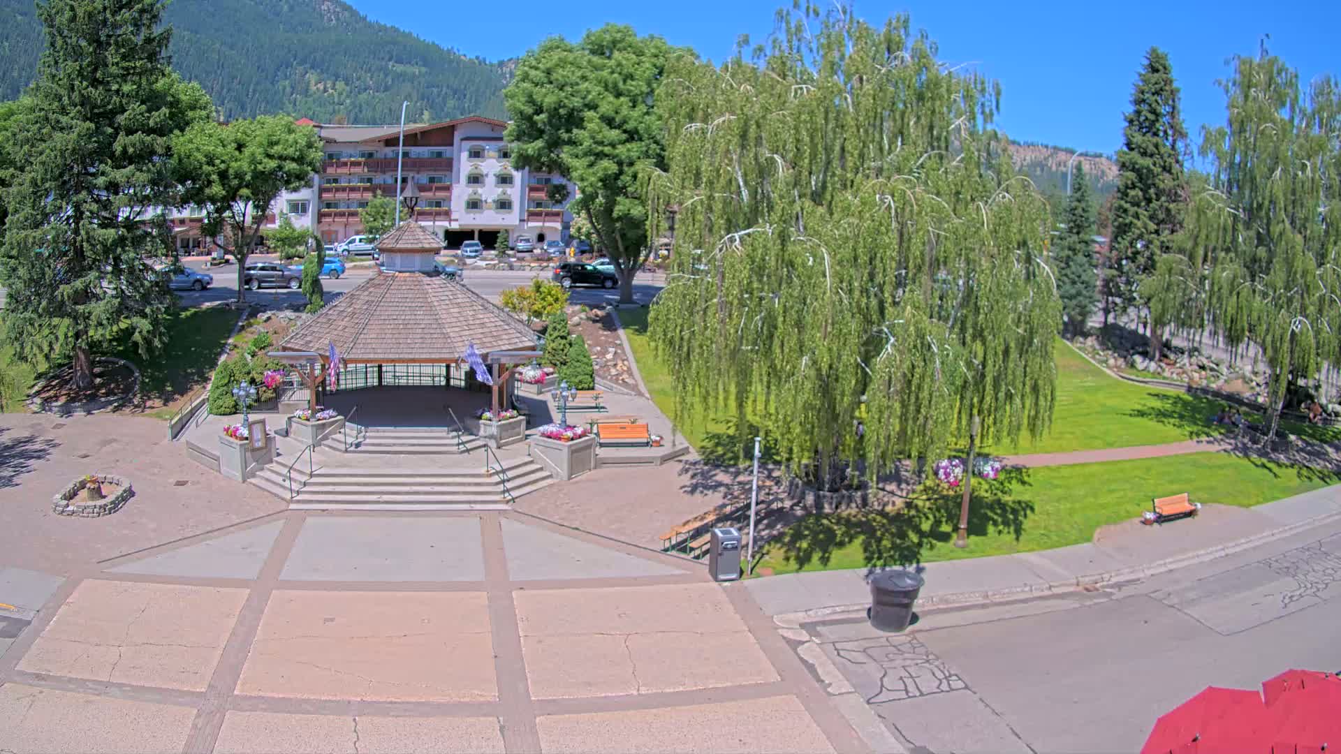 Leavenworth Village Front Street Park  Live Cam - Leavenworth, Chelan, Washington, USA