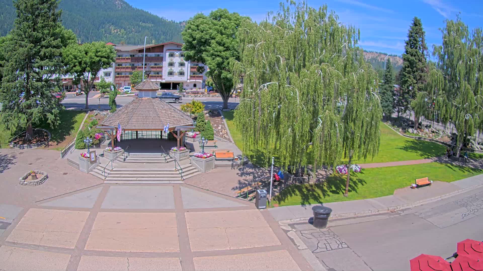 Leavenworth Village Front Street Park  Live Cam - Leavenworth, Chelan, Washington, USA