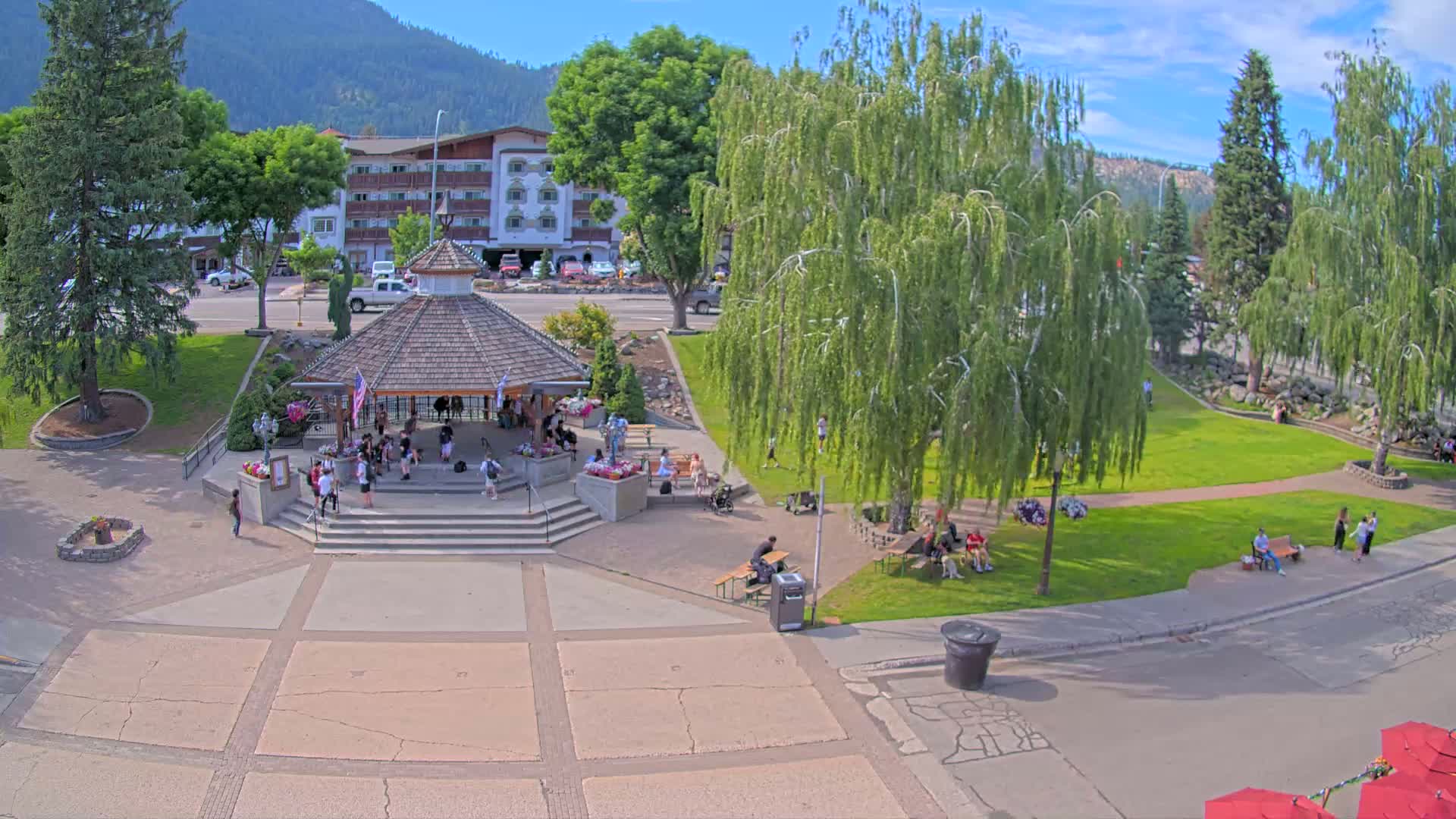 Leavenworth Village Front Street Park  Live Cam - Leavenworth, Chelan, Washington, USA
