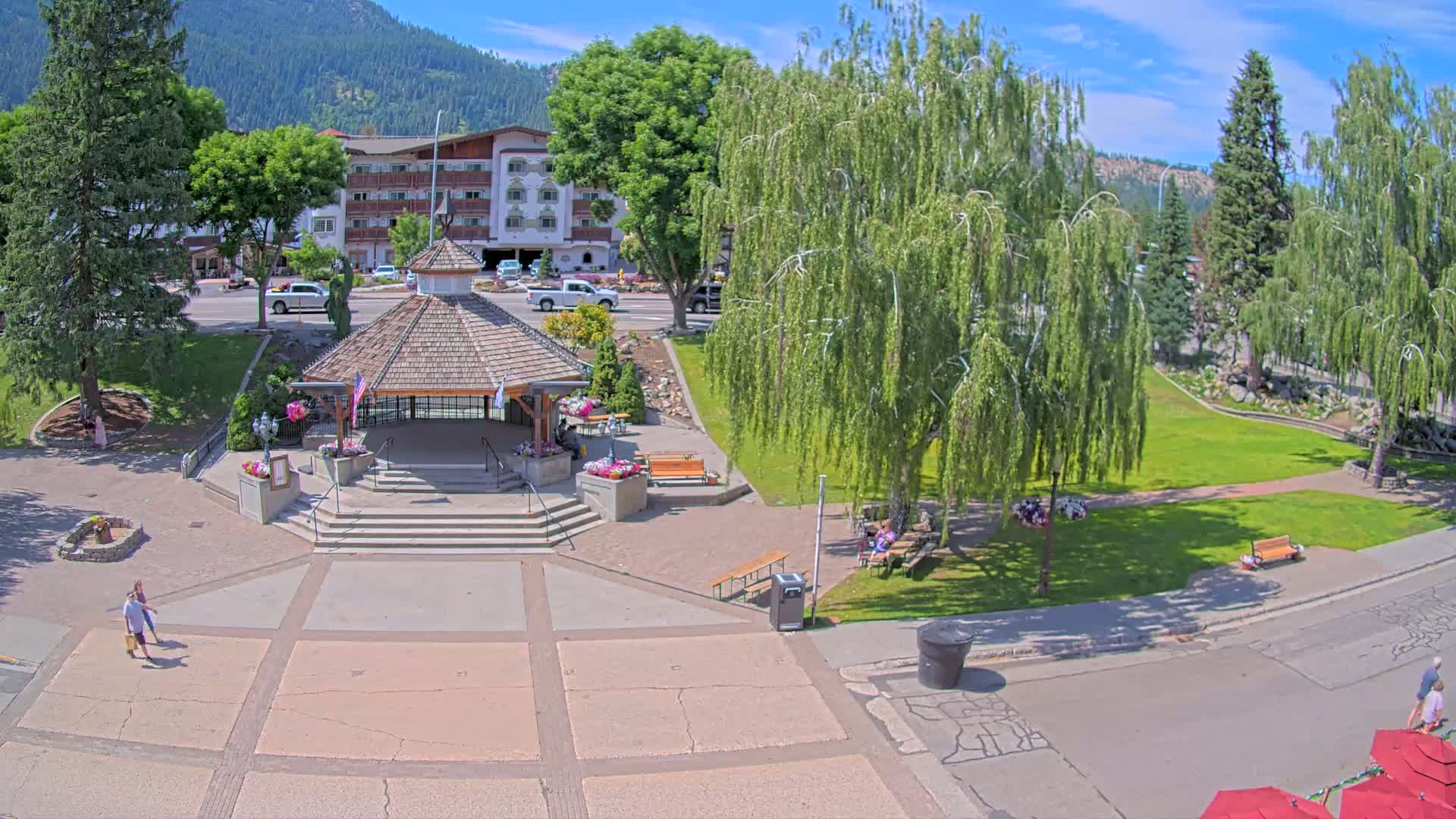 Leavenworth Village Front Street Park  Live Cam - Leavenworth, Chelan, Washington, USA