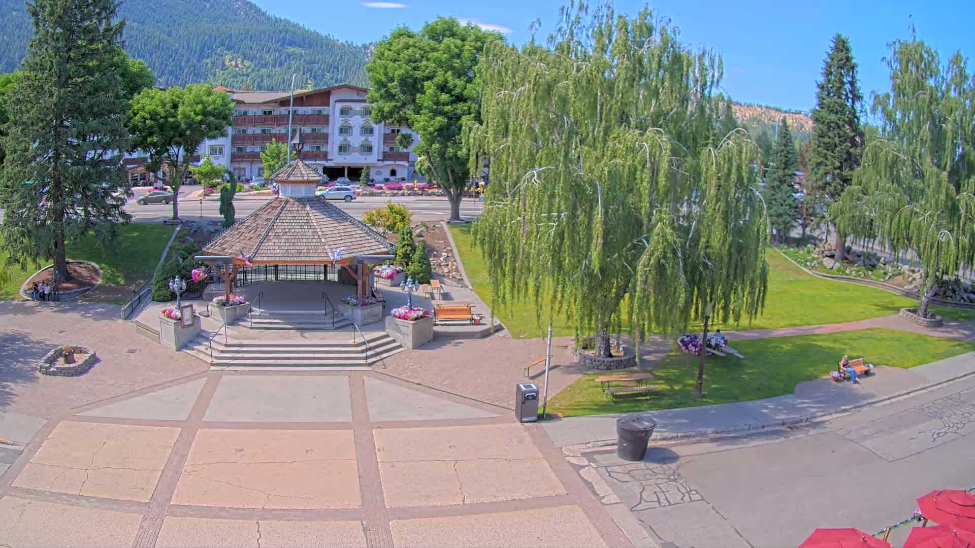 Leavenworth Village Front Street Park  Live Cam - Leavenworth, Chelan, Washington, USA