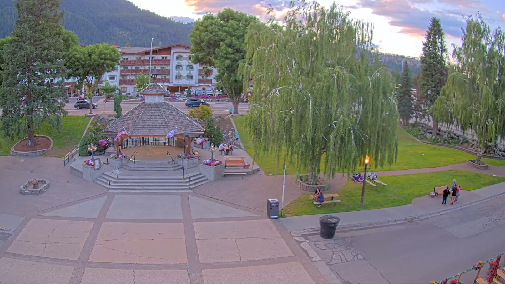 Leavenworth Village Front Street Park  Live Cam - Leavenworth, Chelan, Washington, USA