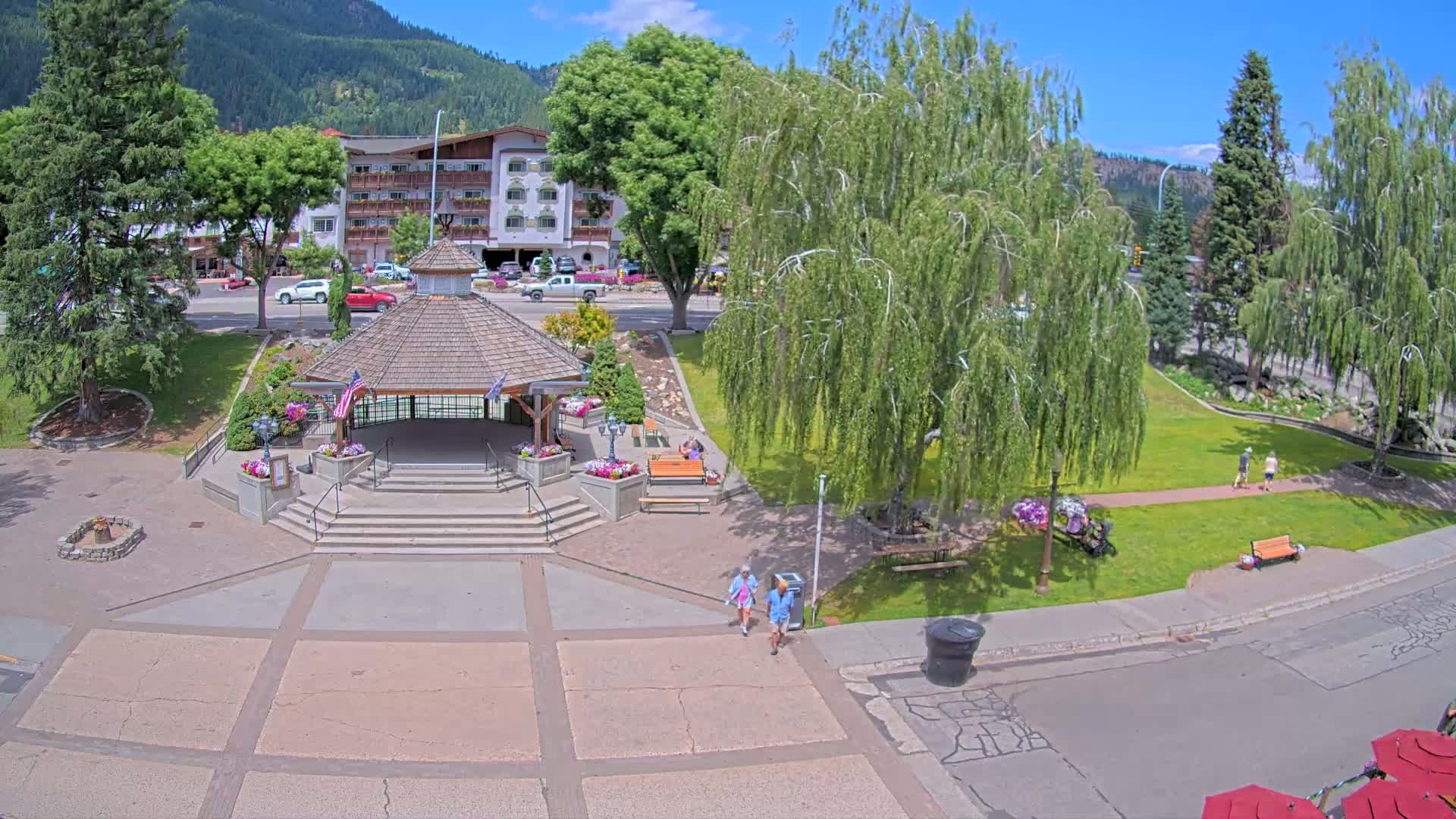 Leavenworth Village Front Street Park  Live Cam - Leavenworth, Chelan, Washington, USA