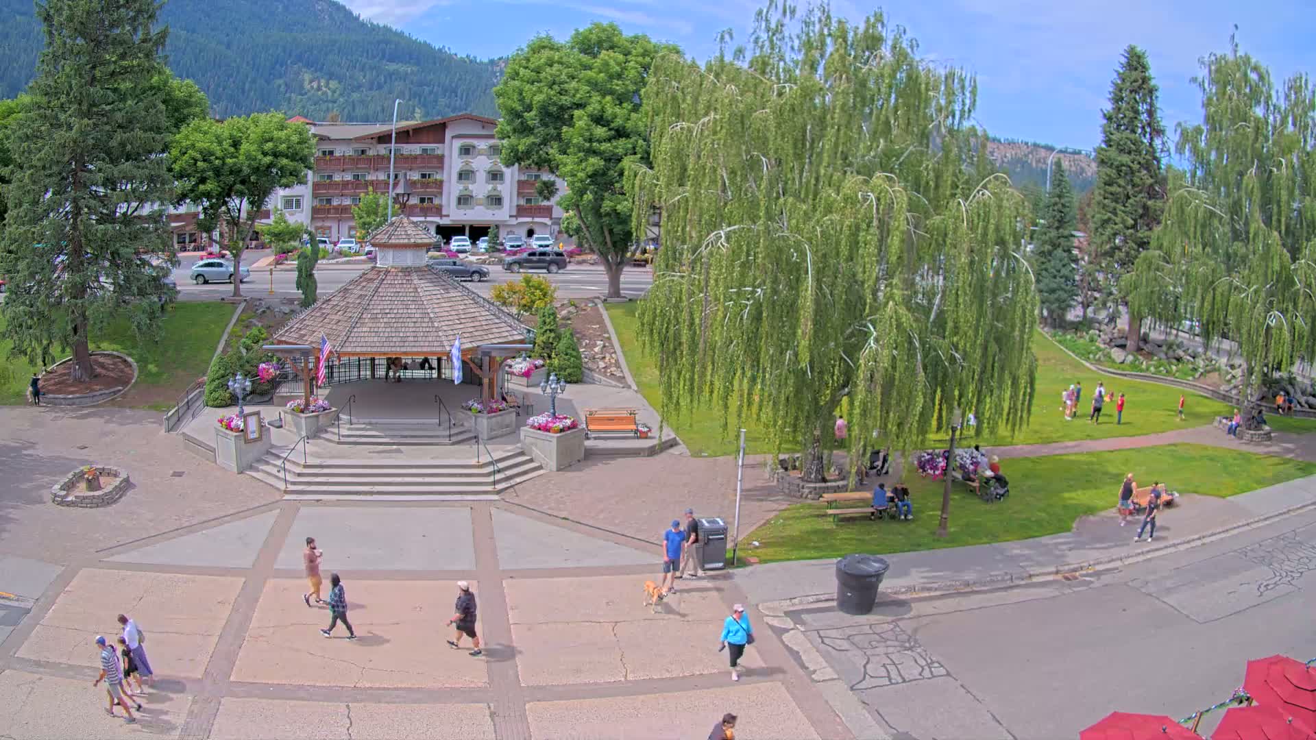 Leavenworth Village Front Street Park  Live Cam - Leavenworth, Chelan, Washington, USA