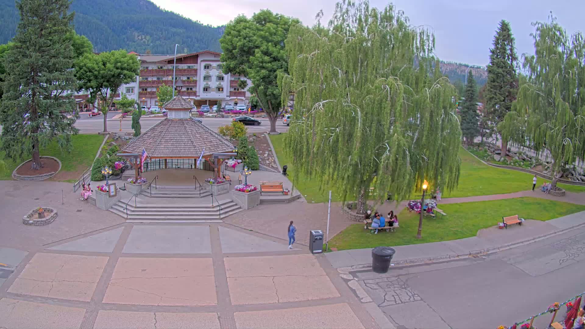 Leavenworth Village Front Street Park  Live Cam - Leavenworth, Chelan, Washington, USA