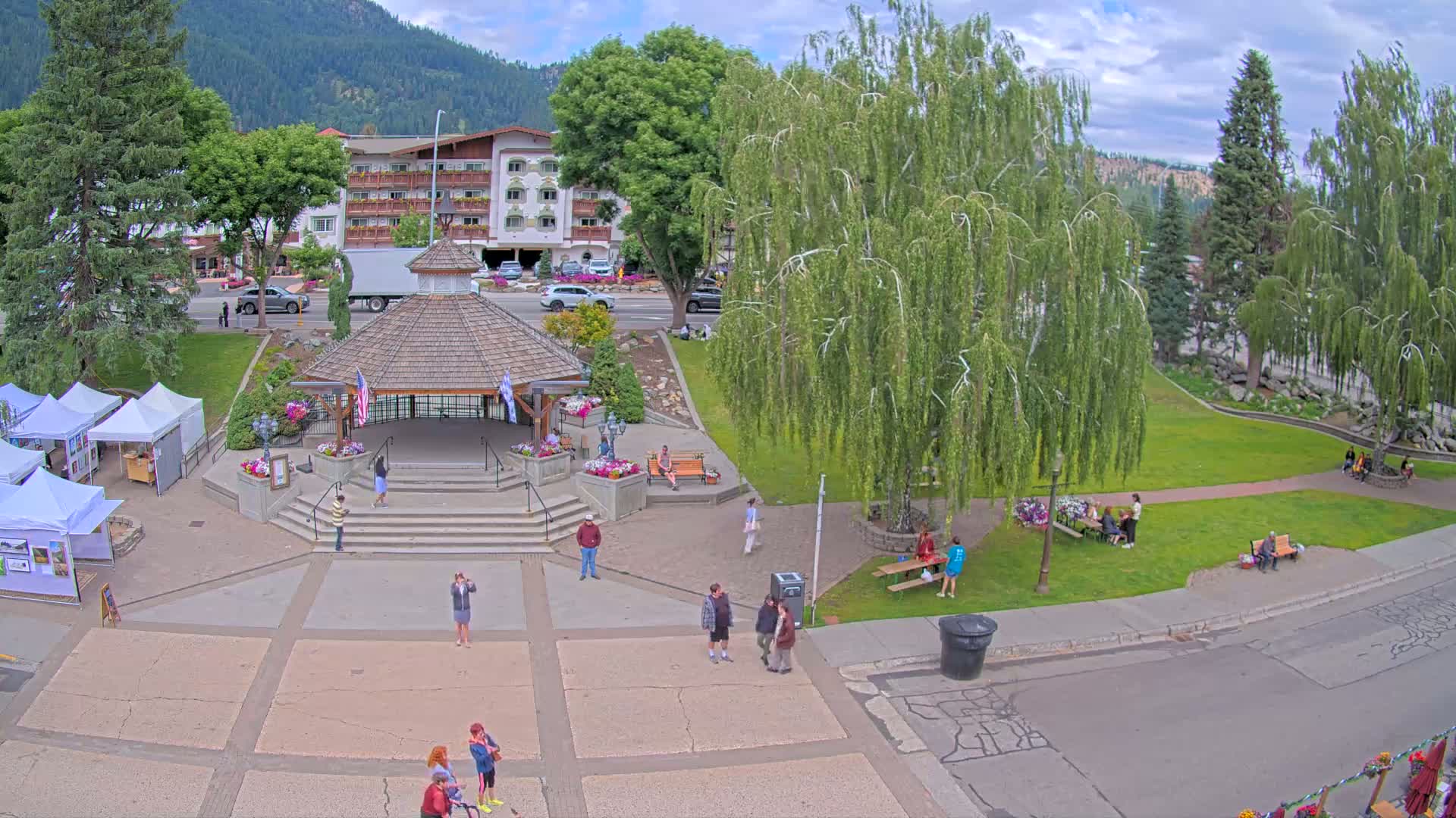Leavenworth Village Front Street Park  Live Cam - Leavenworth, Chelan, Washington, USA
