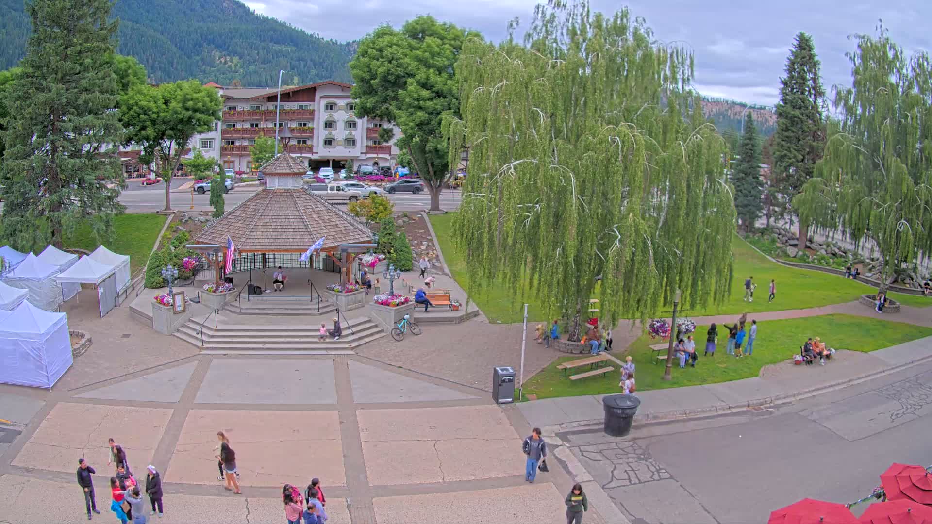 Leavenworth Village Front Street Park  Live Cam - Leavenworth, Chelan, Washington, USA