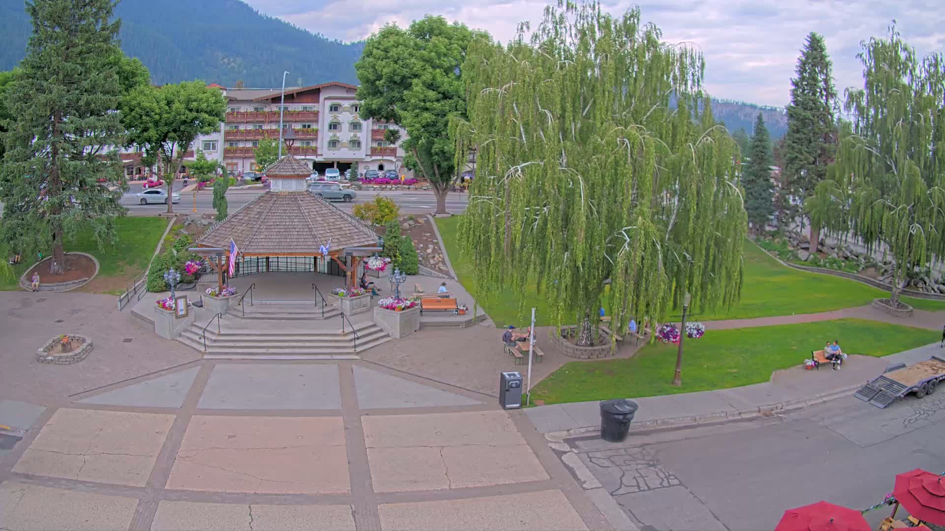 Leavenworth Village Front Street Park  Live Cam - Leavenworth, Chelan, Washington, USA