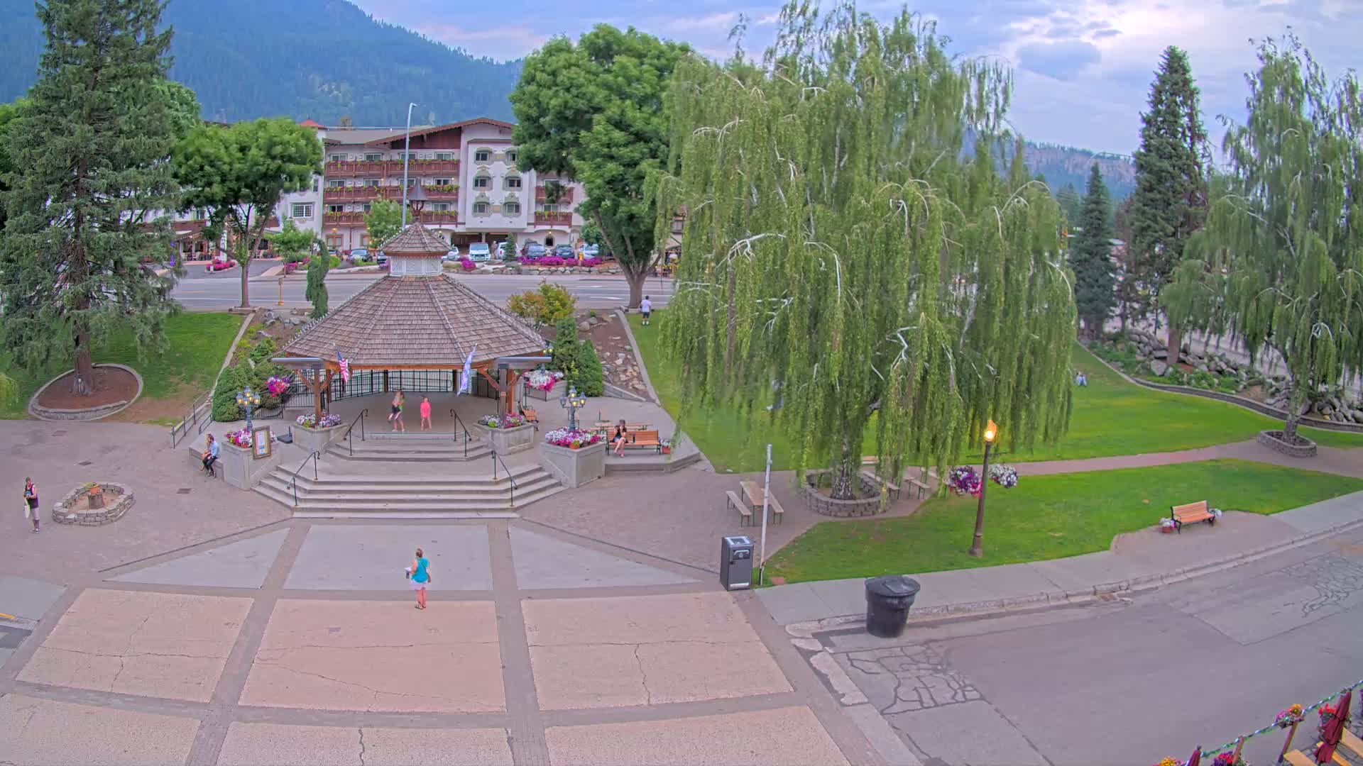 Leavenworth Village Front Street Park  Live Cam - Leavenworth, Chelan, Washington, USA
