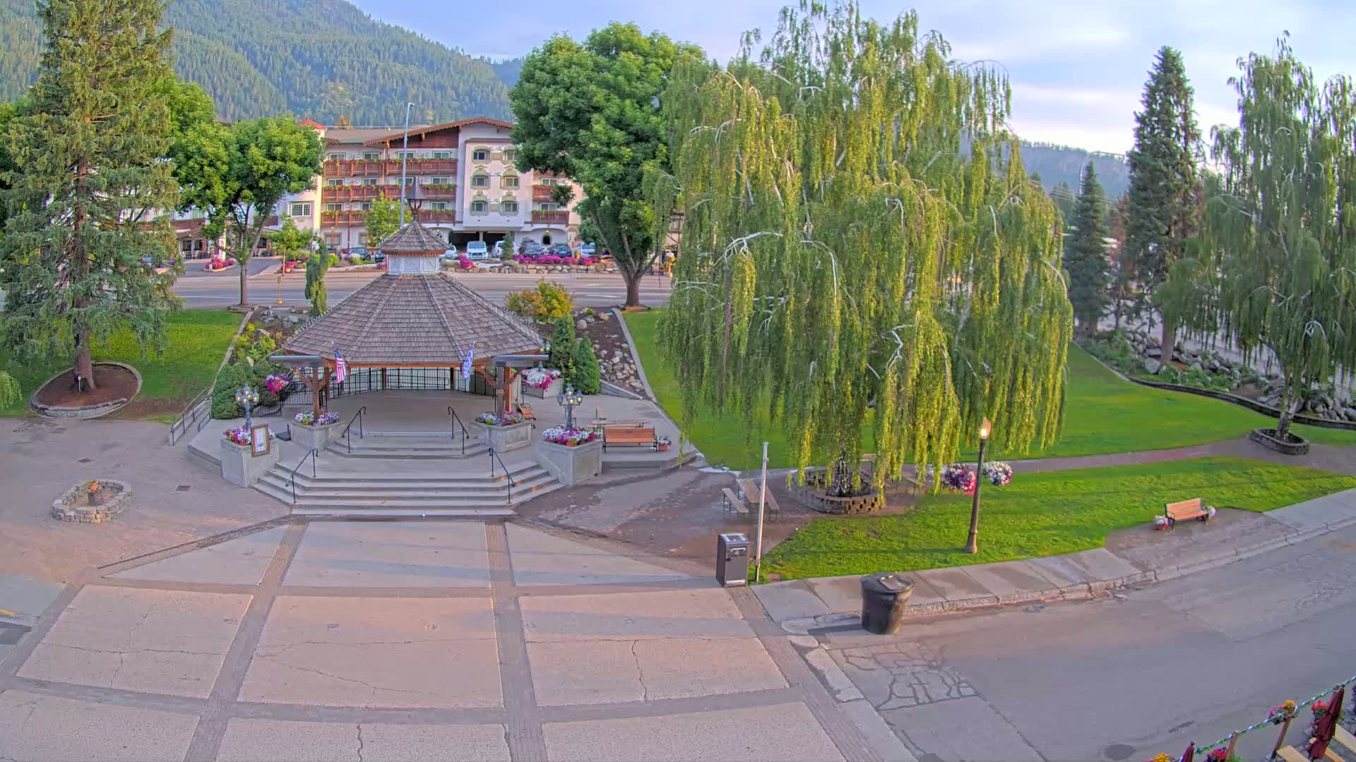 Leavenworth Village Front Street Park  Live Cam - Leavenworth, Chelan, Washington, USA
