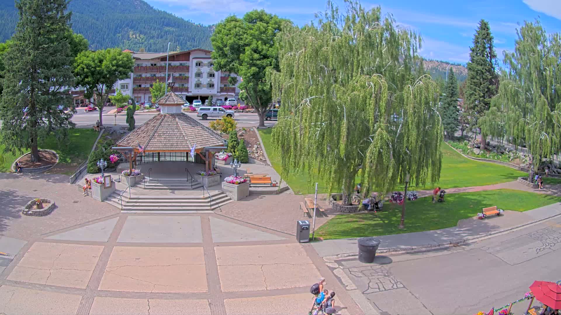 Leavenworth Village Front Street Park  Live Cam - Leavenworth, Chelan, Washington, USA
