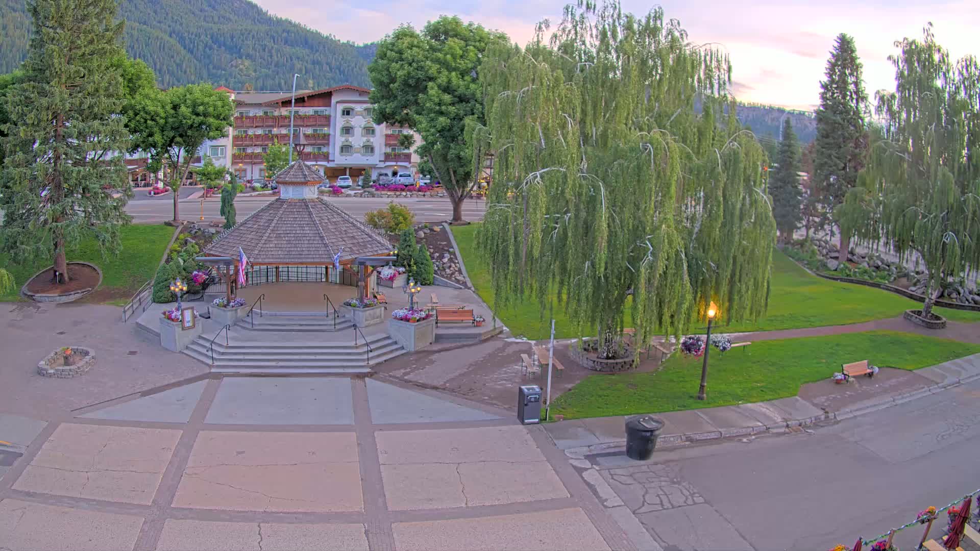 Leavenworth Village Front Street Park  Live Cam - Leavenworth, Chelan, Washington, USA