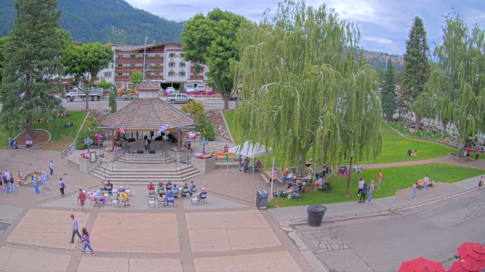 Leavenworth Village Front Street Park  Live Cam - Leavenworth, Chelan, Washington, USA