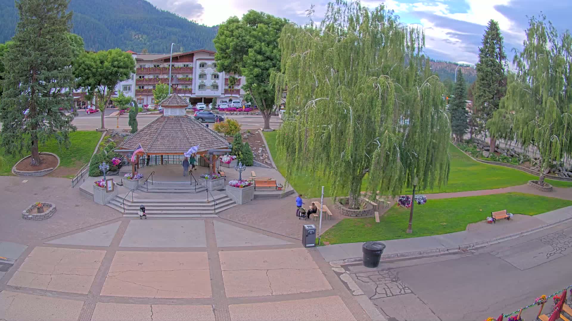 Leavenworth Village Front Street Park  Live Cam - Leavenworth, Chelan, Washington, USA