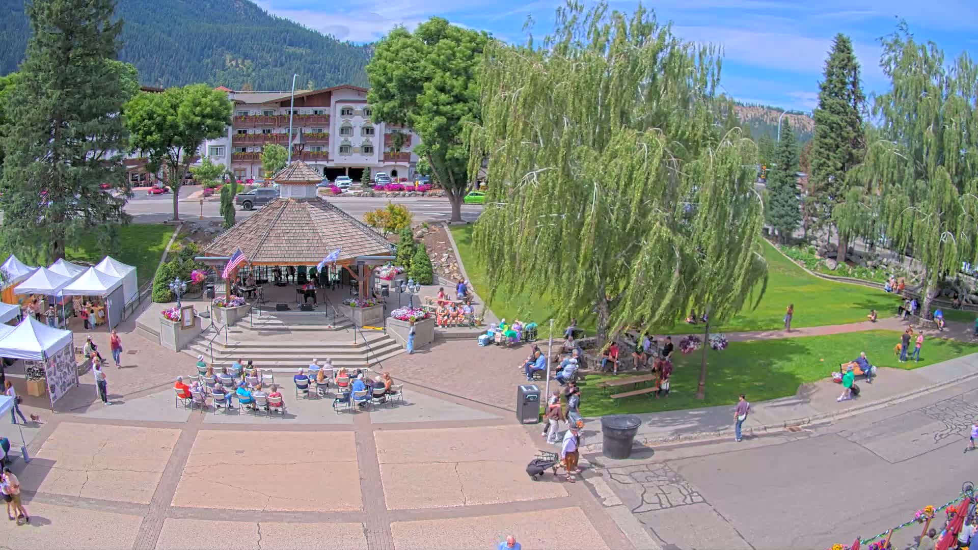 Leavenworth Village Front Street Park  Live Cam - Leavenworth, Chelan, Washington, USA